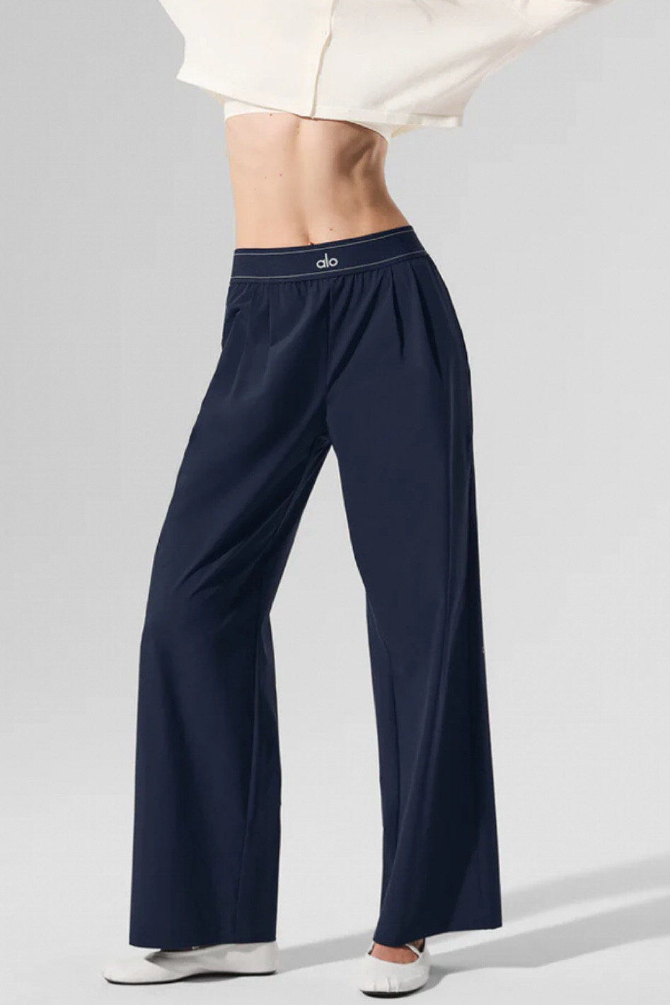 30% off alo! Tagging favs!! 

Athleisure, fitness, trousers, wide leg, tennis skirt 
