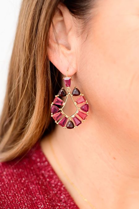 Kendra Scott Statement Earrings 

Beauty | jewelry | earrings | drop earrings | winter fashion 

#LTKstyletip #LTKGiftGuide #LTKSeasonal