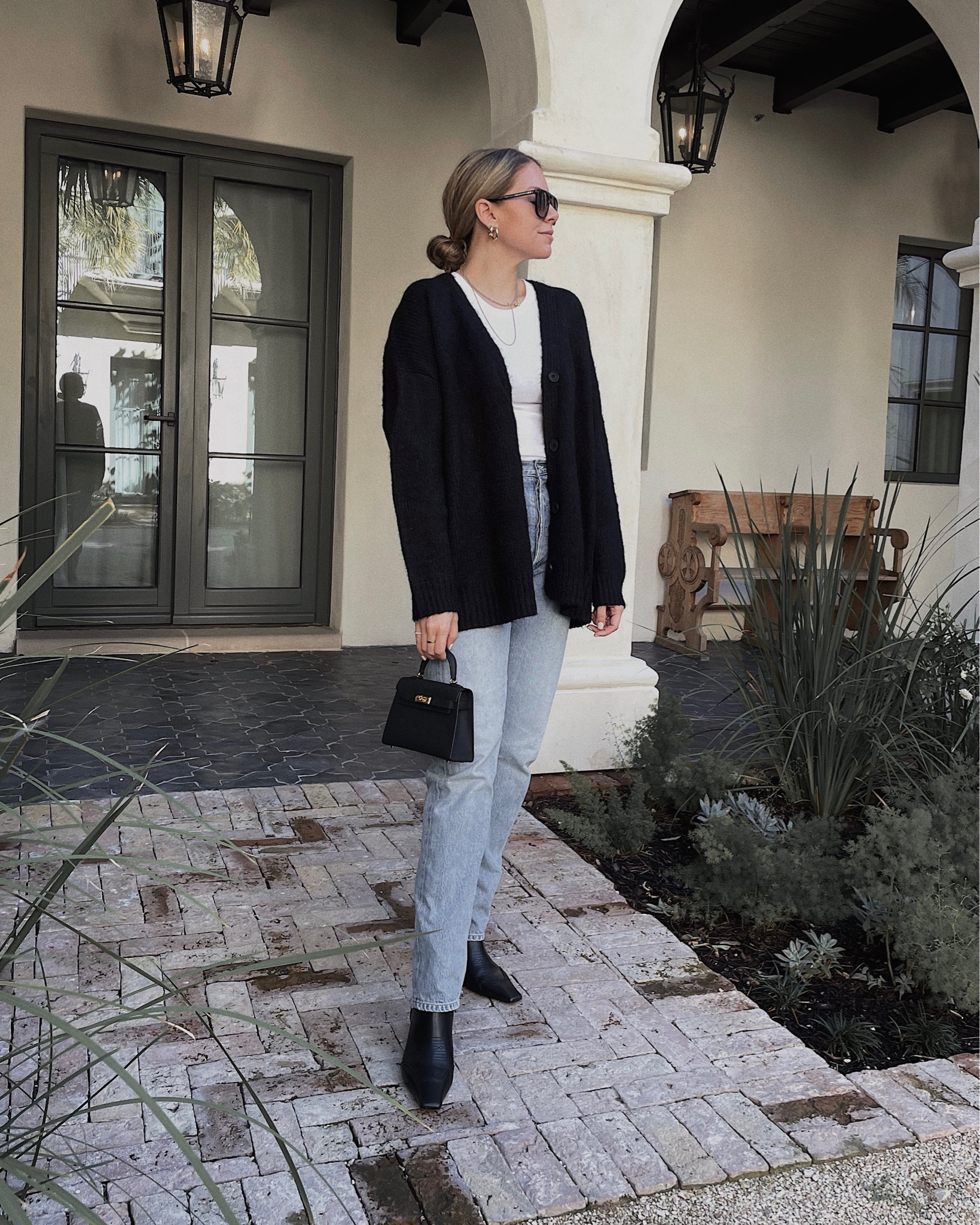 Oversized cardigan and boots 