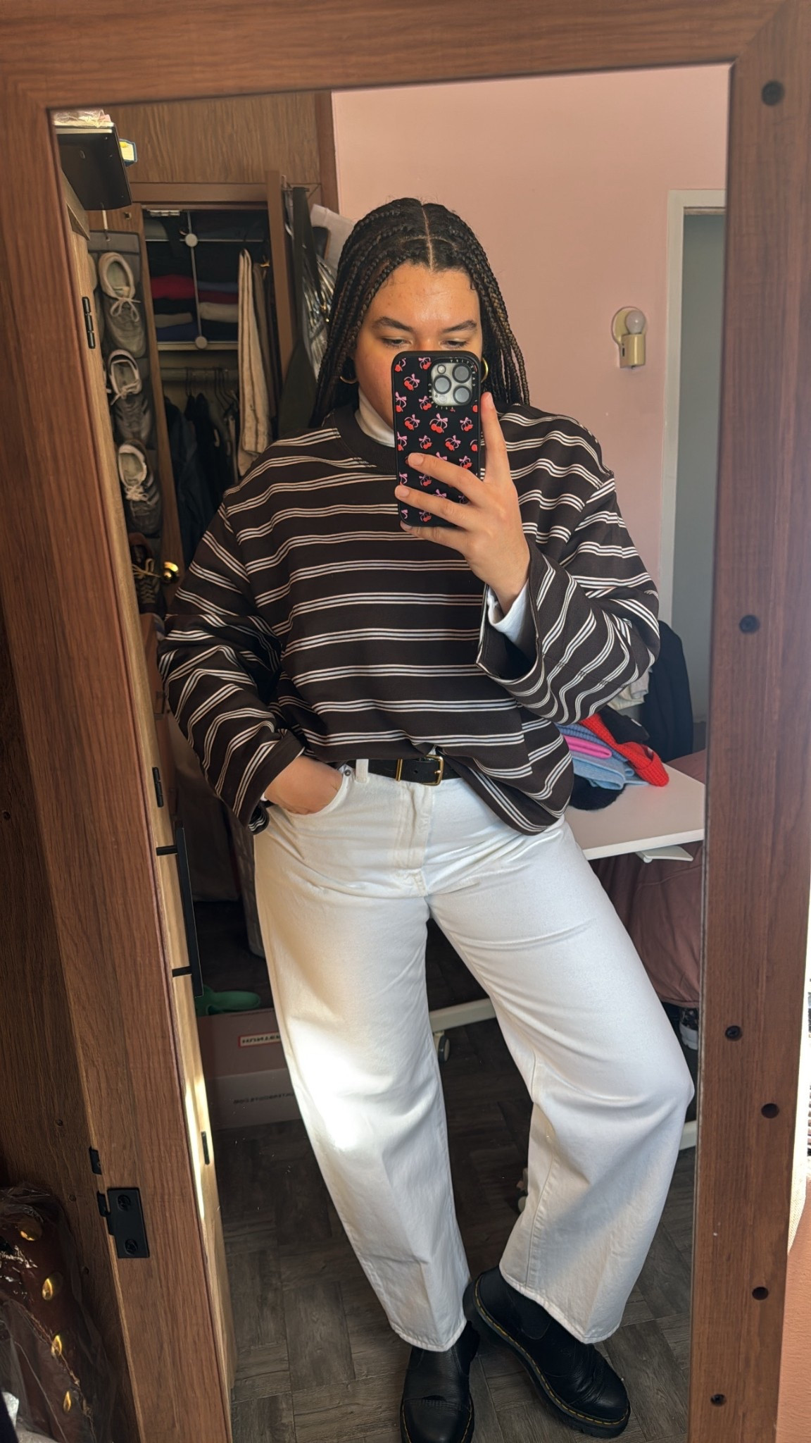 wearing —
sweatshirt: large
turtleneck: large
jeans: 32
belt: medium

what I wore to work, work ootd, midsize fashion, barrel jeans, balloon jeans, madewell jeans

#LTKMidsize #LTKWorkwear #LTKootd