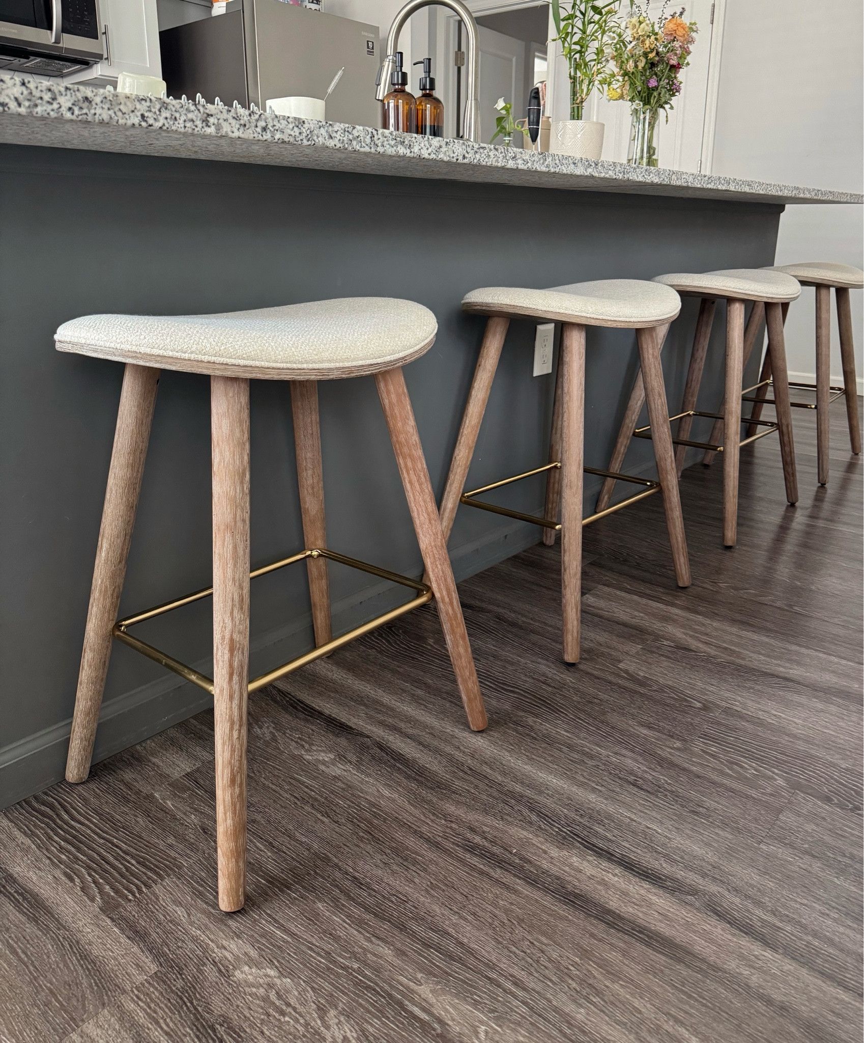 My barstools! Soo nice & cute for such a good price 🤎✨

#LTKHome