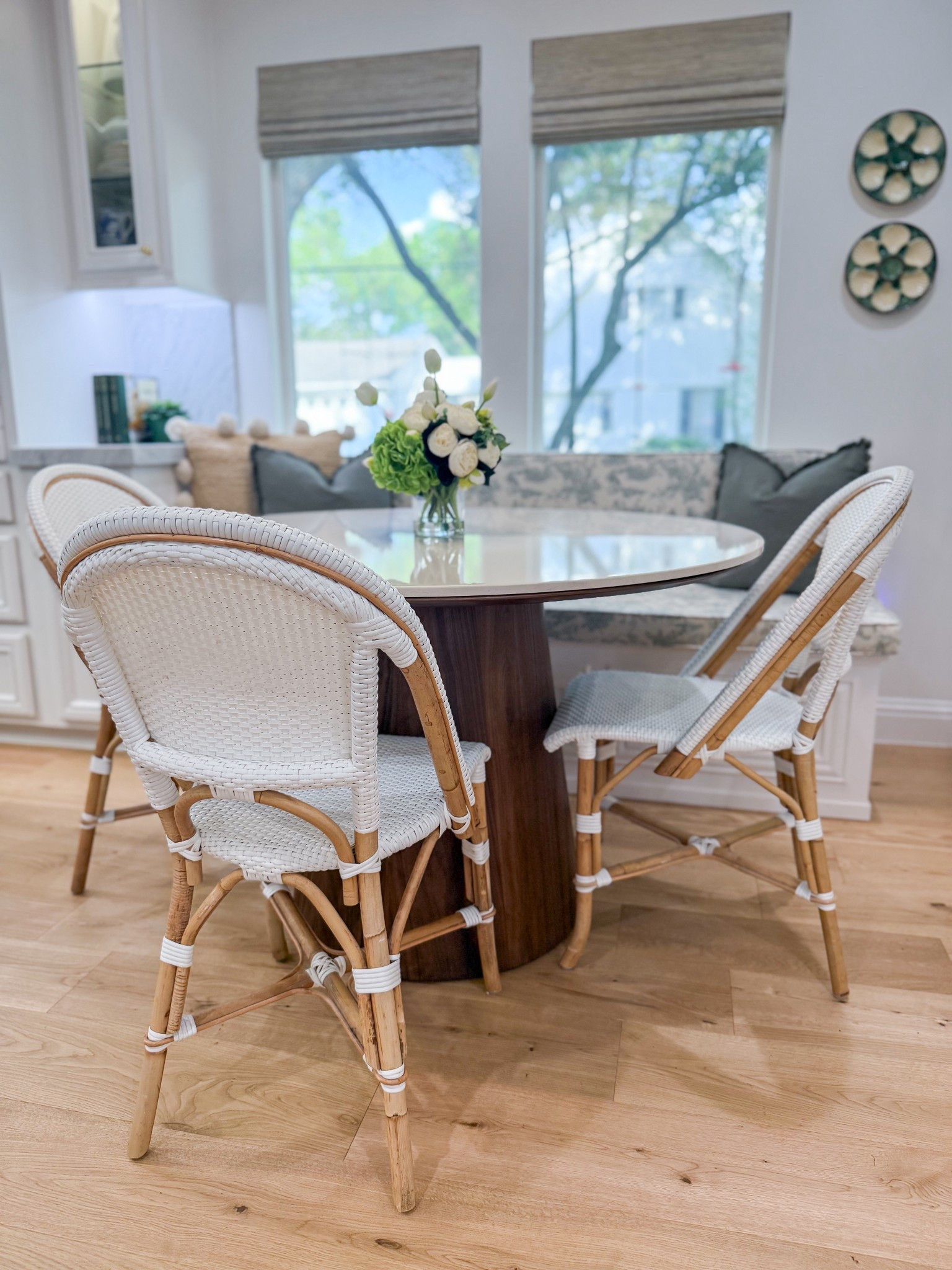 In love with my beautiful new Thorsten dinning table from Hernest! It’s the perfect addition to our new breakfast room. I love the walnut color base because it contrasts with our white oak floors and helps add warmth to our kitchen but  it also comes in natural oak. 

We have the 47” table and it’s currently on sale! 

#Nancymeyers #homereno #kitchen #kitchentable #classichome

#LTKHome #LTKSaleAlert
