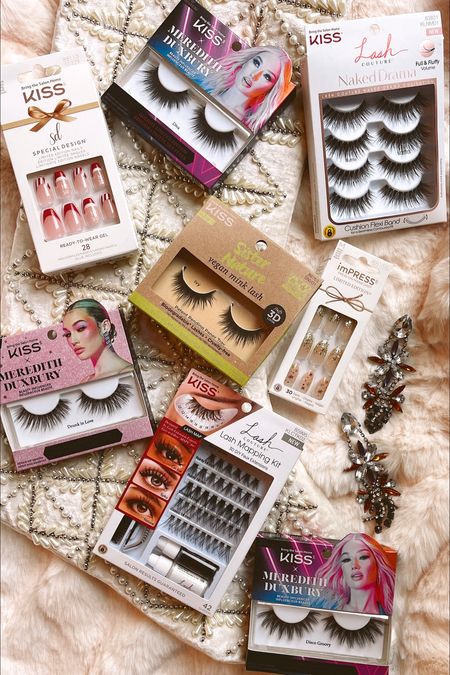 It’s beginning to look like a #KISSHoliday #falselashes #lashes #beauty #giftsforher #giftsforbeautylovers #giftsformakeuplovers

#LTKHoliday #LTKGiftGuide #LTKbeauty