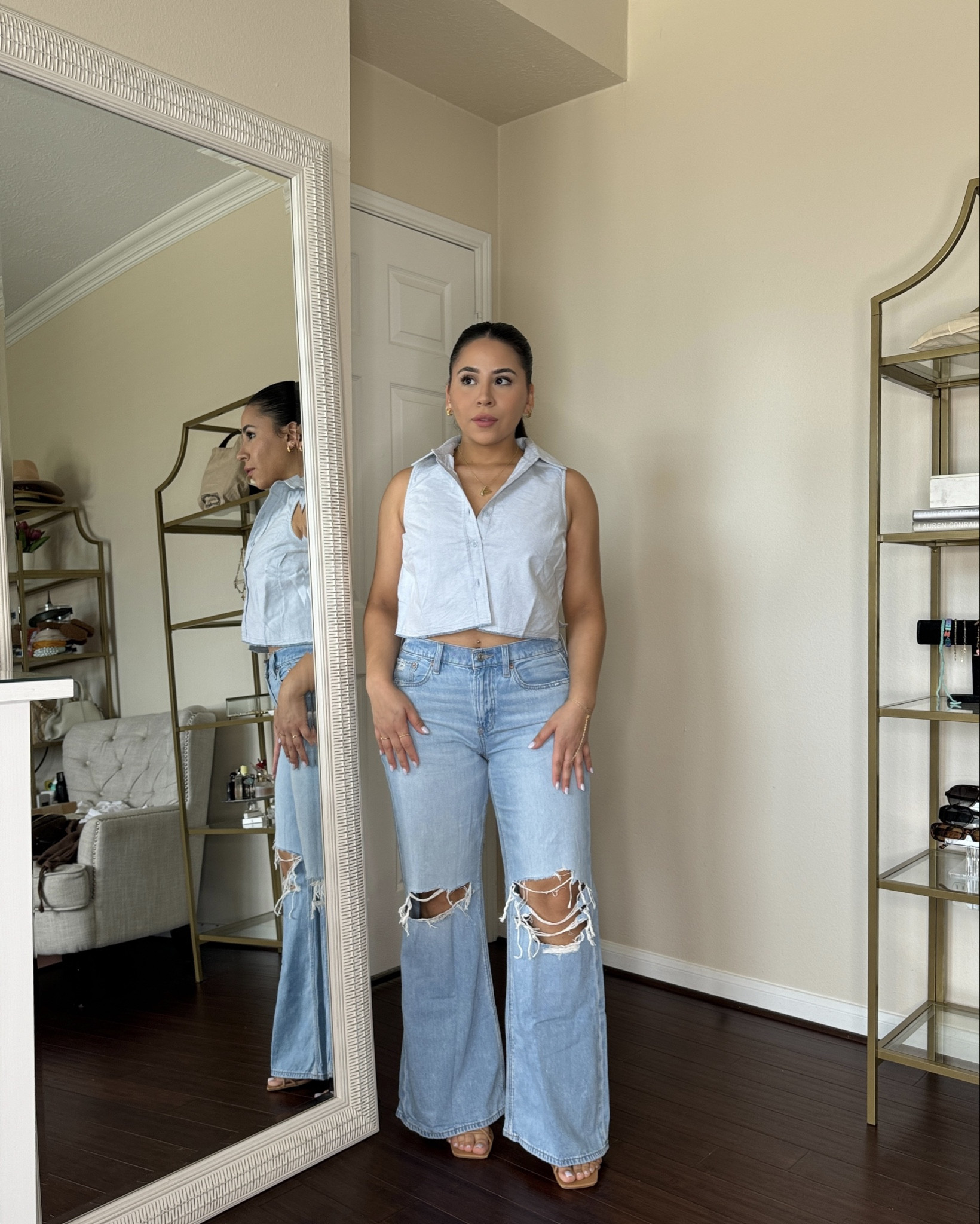 Fall trend alert 🚨 the @americaneagle puddle jeans are a mustttt! Comment “jeans” for exact details + sizing 🔗 #AEPartner #AEJeans 

#fallfashion #falltrends #petitefriendlyfashion #petitefriendlyjeans #baggyjeans #puddlejeans 

#LTKStyleTip #LTKFindsUnder100 #LTKSeasonal