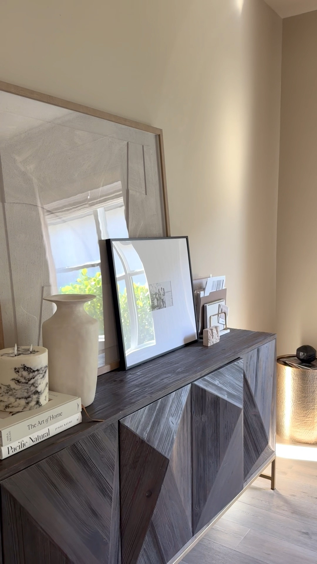 Happy Monday friends! Cheers to another productive week! 🤍


#office #homeoffice #officedecor #organicmodern #homeinspo #officedesk #officechair #checkeredrug #neuatralrug #olivetree #shadylady #twopagescurtains #customcurtains

#LTKHome