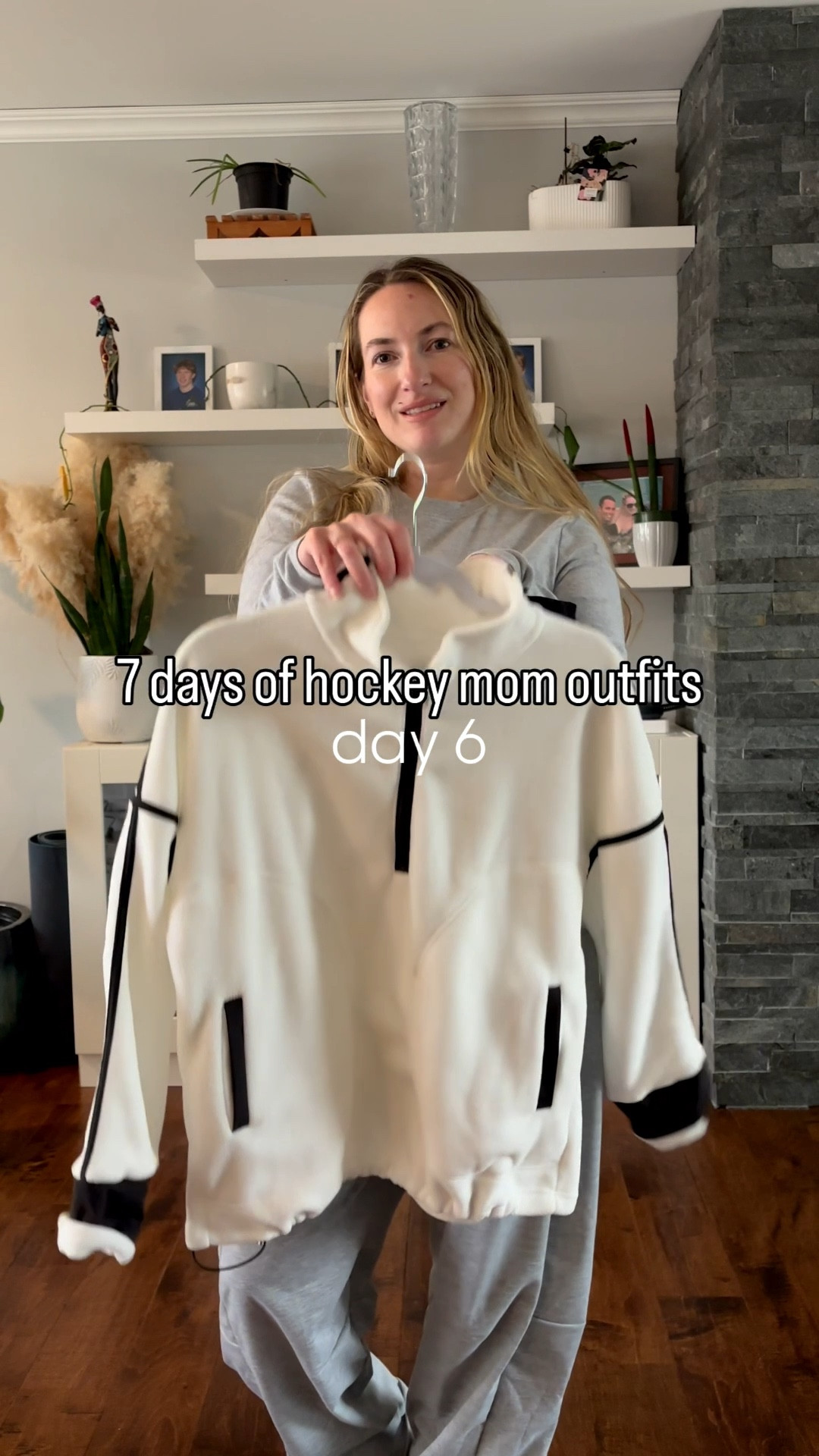 Hockey mom, sports mom, leggings, amazon outfits, winter outfits

#LTKmomlife #LTKdayinmylife #LTKootd