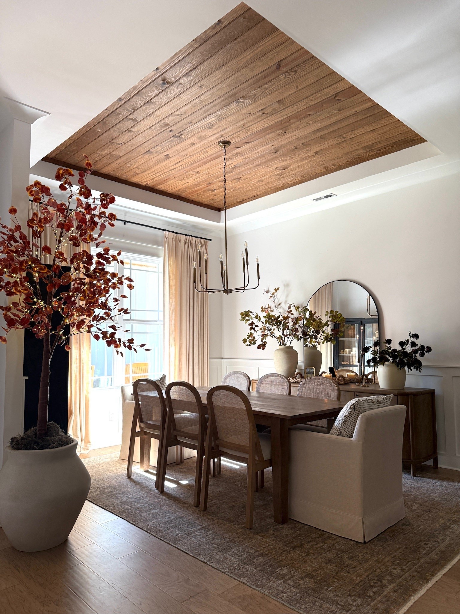 Our neutral dining room 🤎 It’s the best place to gather as a family, and I’m absolutely obsessed with how it’s decorated for autumn! ✨

#LTKHome #LTKSeasonal