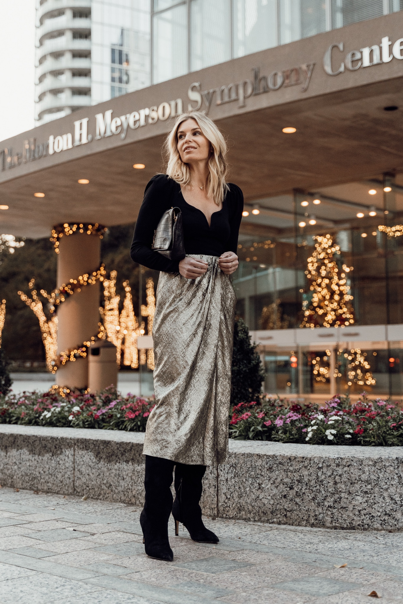 Gold metallic maxi skirt for holiday parties ✨ runs true to size!

#LTKworkwear #LTKHoliday #LTKparties