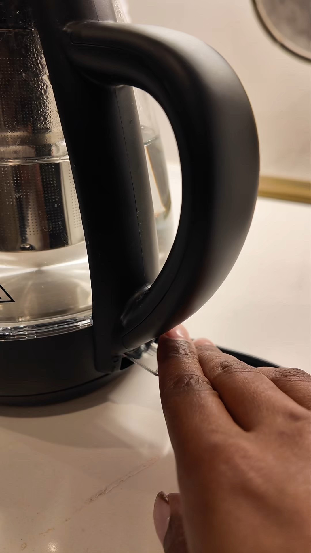 I don’t rush moments like this.

Boiling water and making tea with my electric kettle.

I linked the one I use for you 👇🏽

#LTKHome #LTKfoodie #LTKmorningroutine