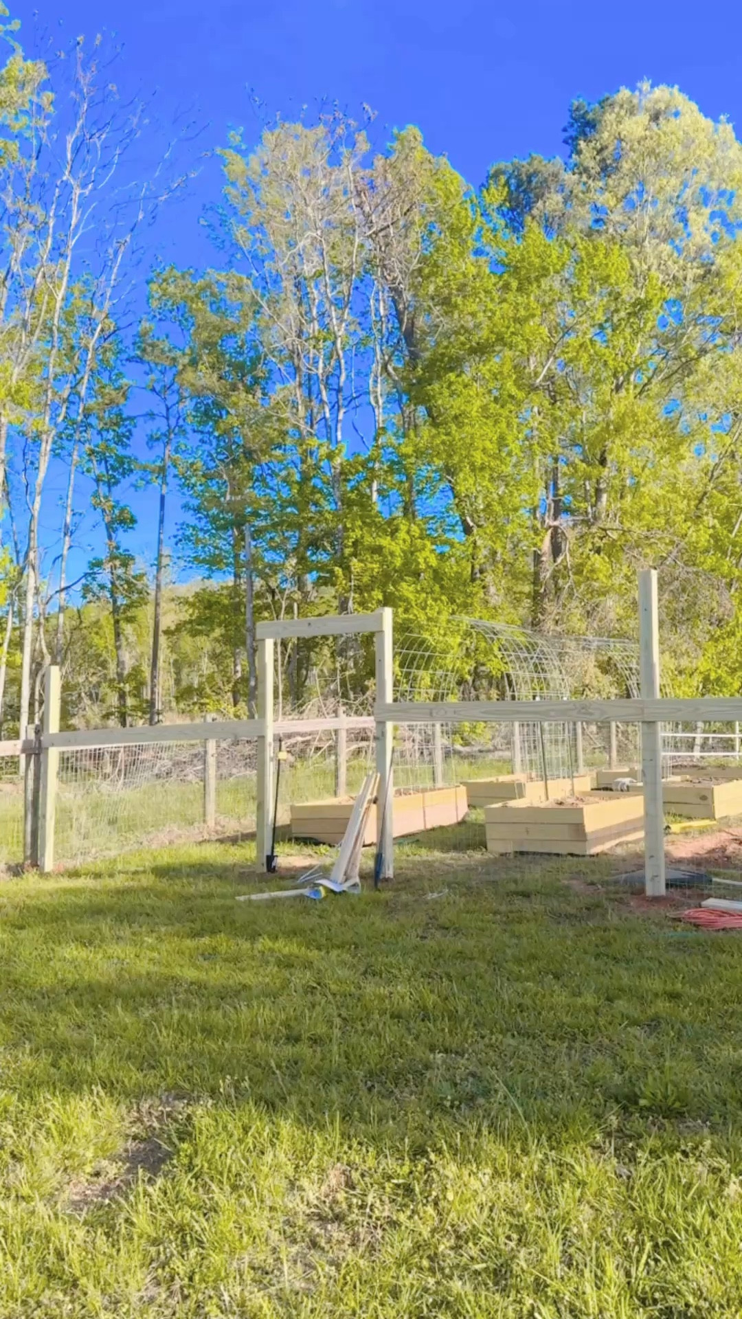 we just left earlier this morning for a fun Friday family adventure 🤭 (stay tuned to see 😍), but had to step outside and show y’all the video i took before we left of the garden 🪴 deer 🦌 fencing 🪵 coming together!!! ⚒️ Looking so good, @wesmabry !! Oh how we love this slice of heaven on earth so!!! 🌳🧺