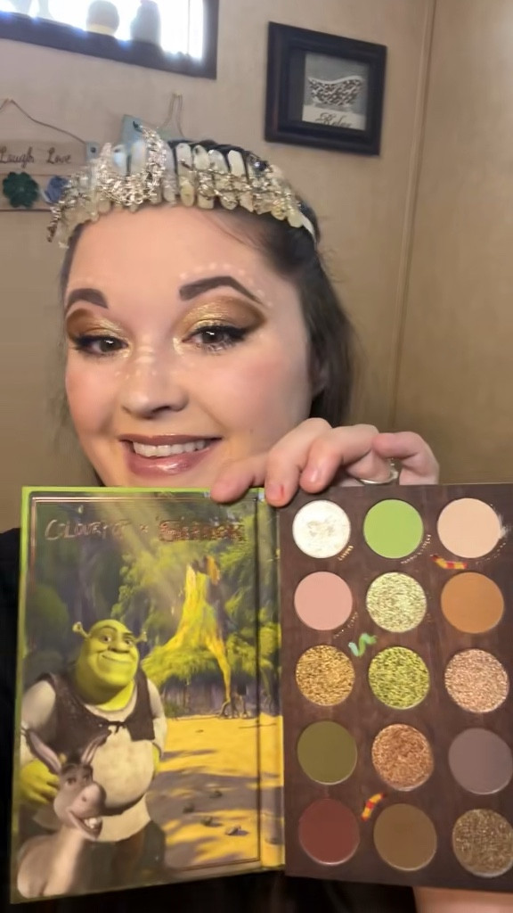 A lil moon goddess makeup with the new Shrek coulorpop eyeshadow pallete 
#makeup #eyeshadow #coulorpopeyshadow #LTKbeauty
