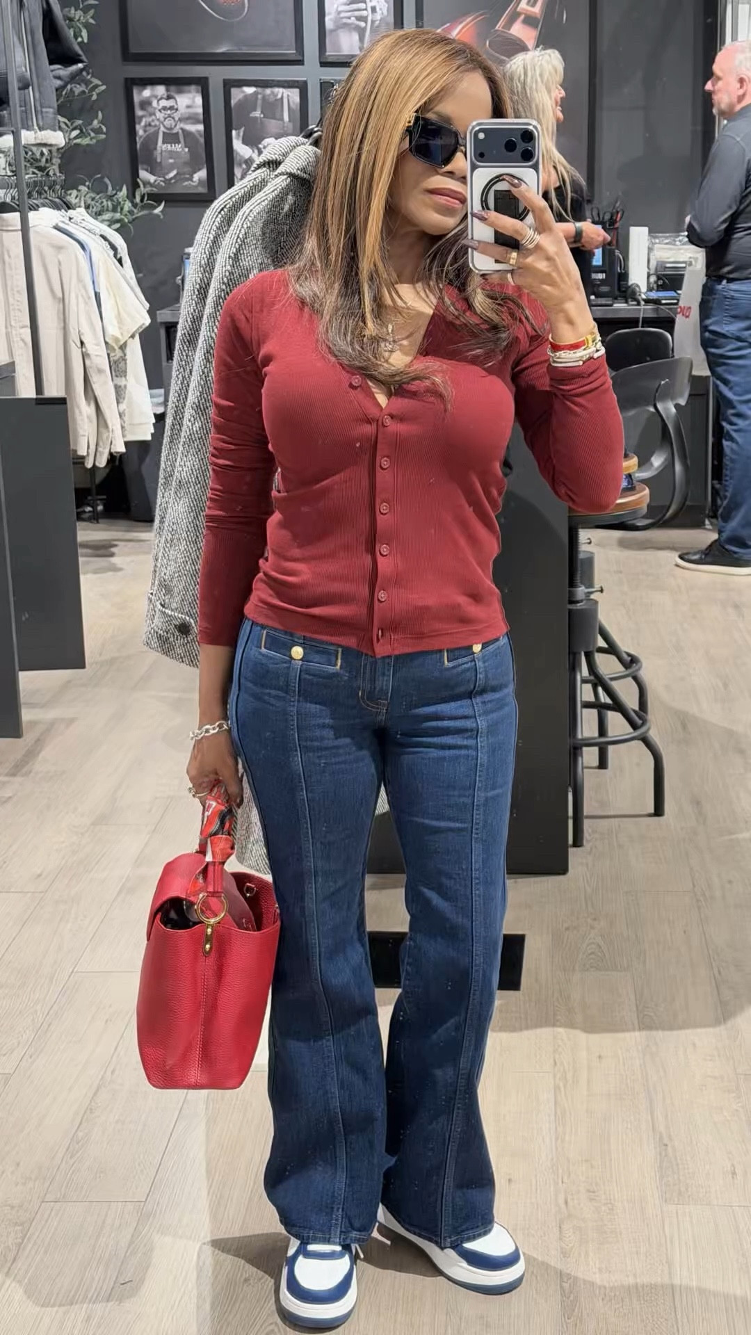 #OOTD for casual shopping at the mall. These jeans? New denim faves! 

#LTKootd #LTKgrwm #LTKOver40