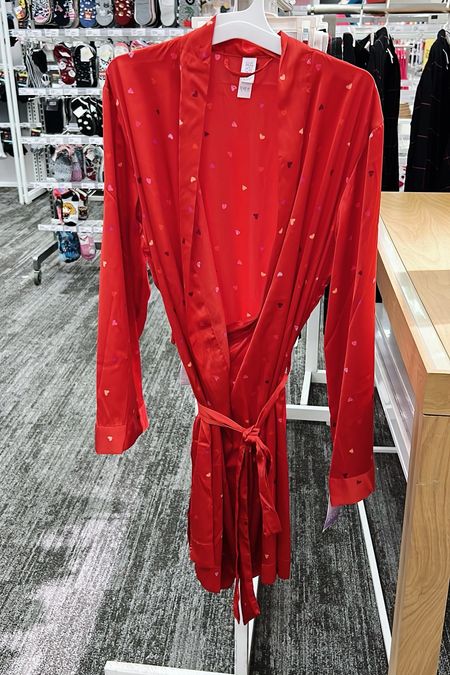 This robe has mini hearts on it - so cute :)

#sleepwear #robe #loungewear #target #valentinesday #casual #everyday 

#LTKGiftGuide #LTKhome #LTKstyletip