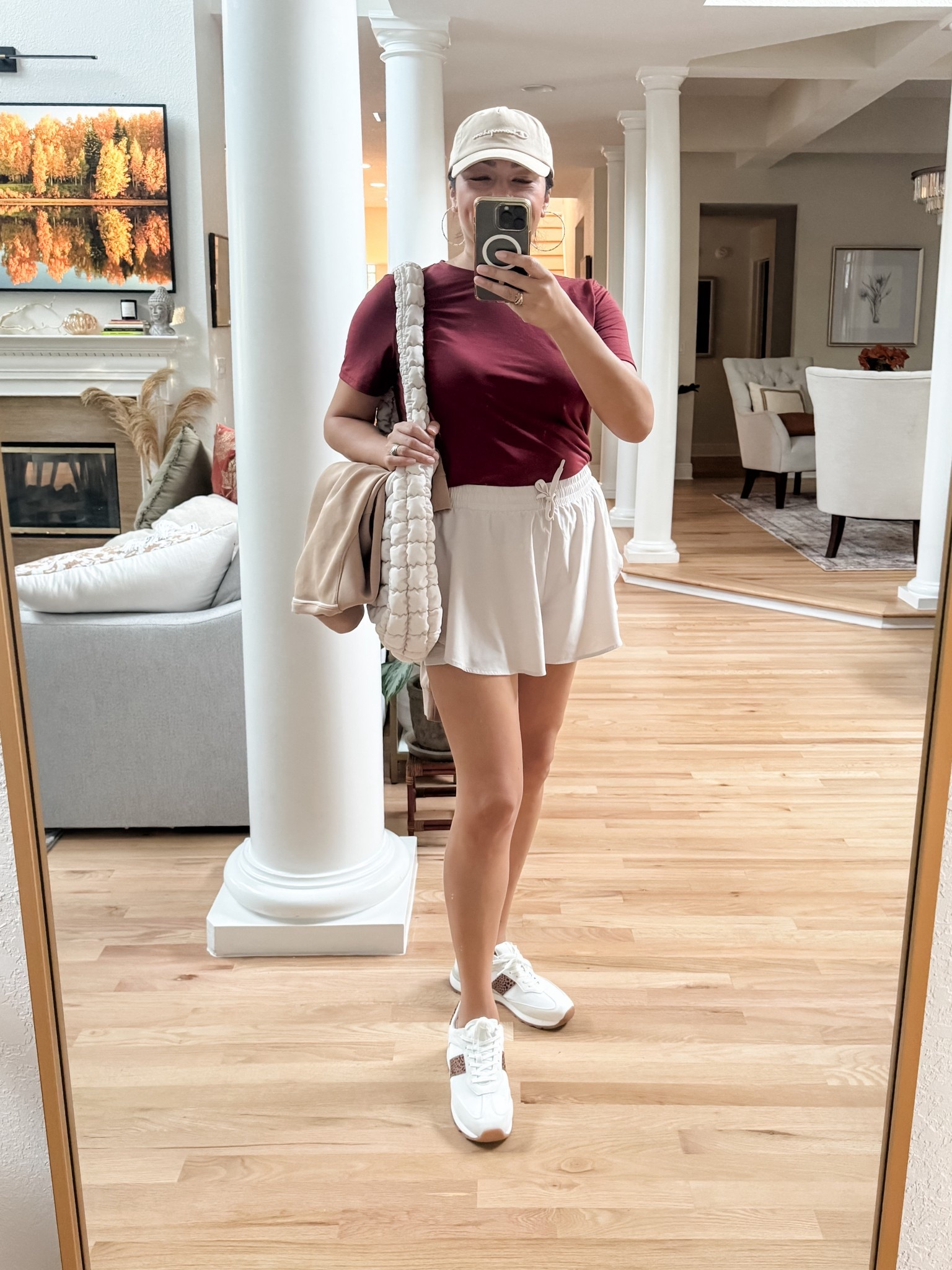 An on-the-go day means comfort is key
 ☑️ A comfy tee, easy shorts, classic sneakers, and a baseball cap to top it off. Threw on my quilted tote + light layer for the perfect casual fall vibe.


#LTKFindsUnder50 #LTKOver40 #LTKSeasonal