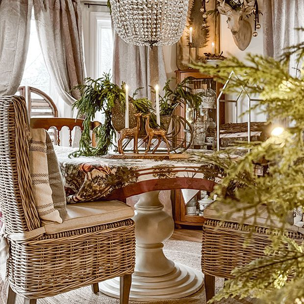 Classic Round Dining Table | Antique Farm House