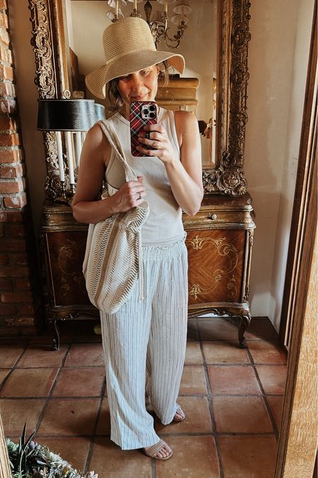 #walmartpartner I hit the jackpot with amazing and comfy finds @walmartfashion! I can’t believe the deal on all of this, and these pants🤩🤩! Super comfy…loving this bag, hat, and tank too! #walmartfashion 