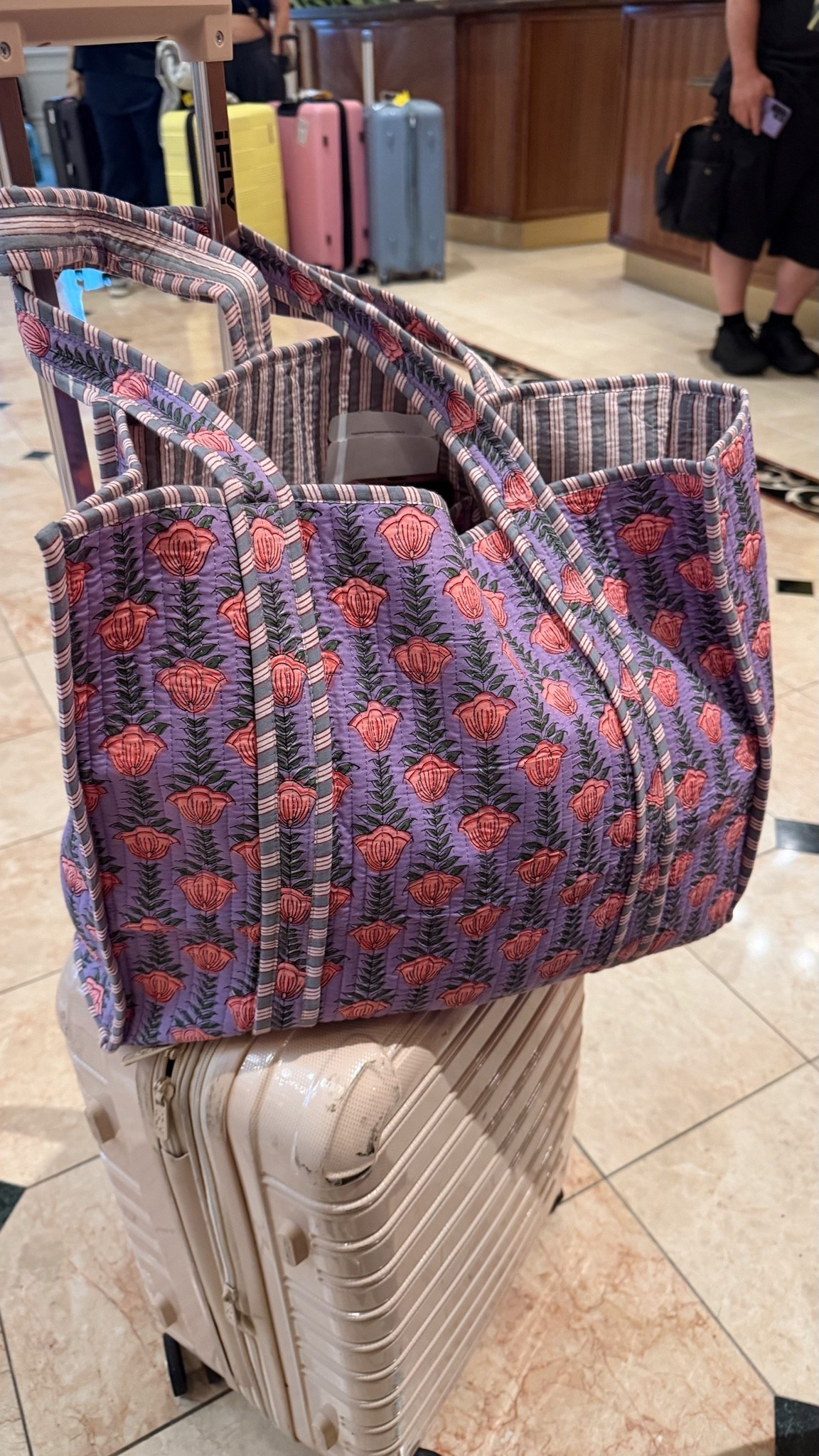 Amazon bag that’s only $27 & comes in so many colors!