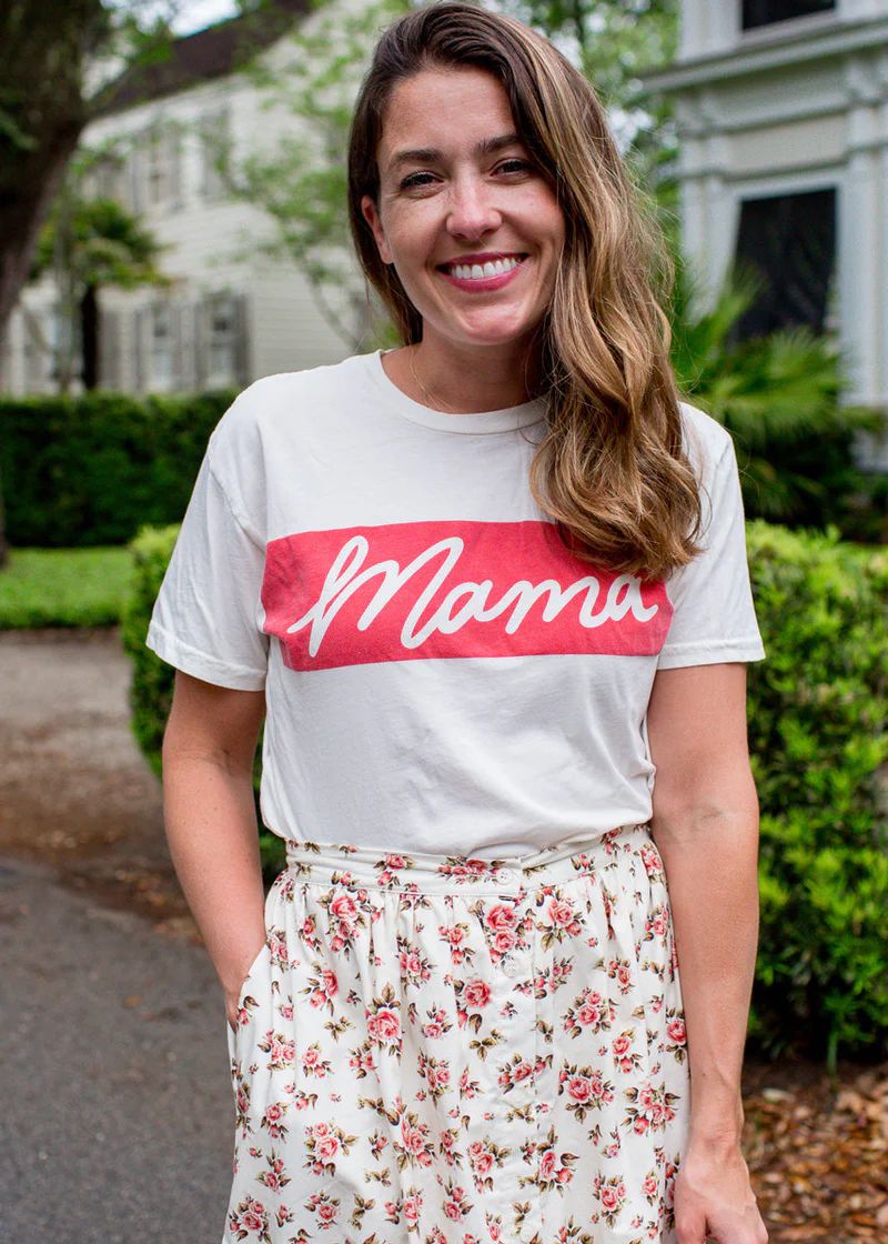 Liz Adams X Alice & Wonder - Vintage Cursive Mama T-Shirt | Alice & Wonder