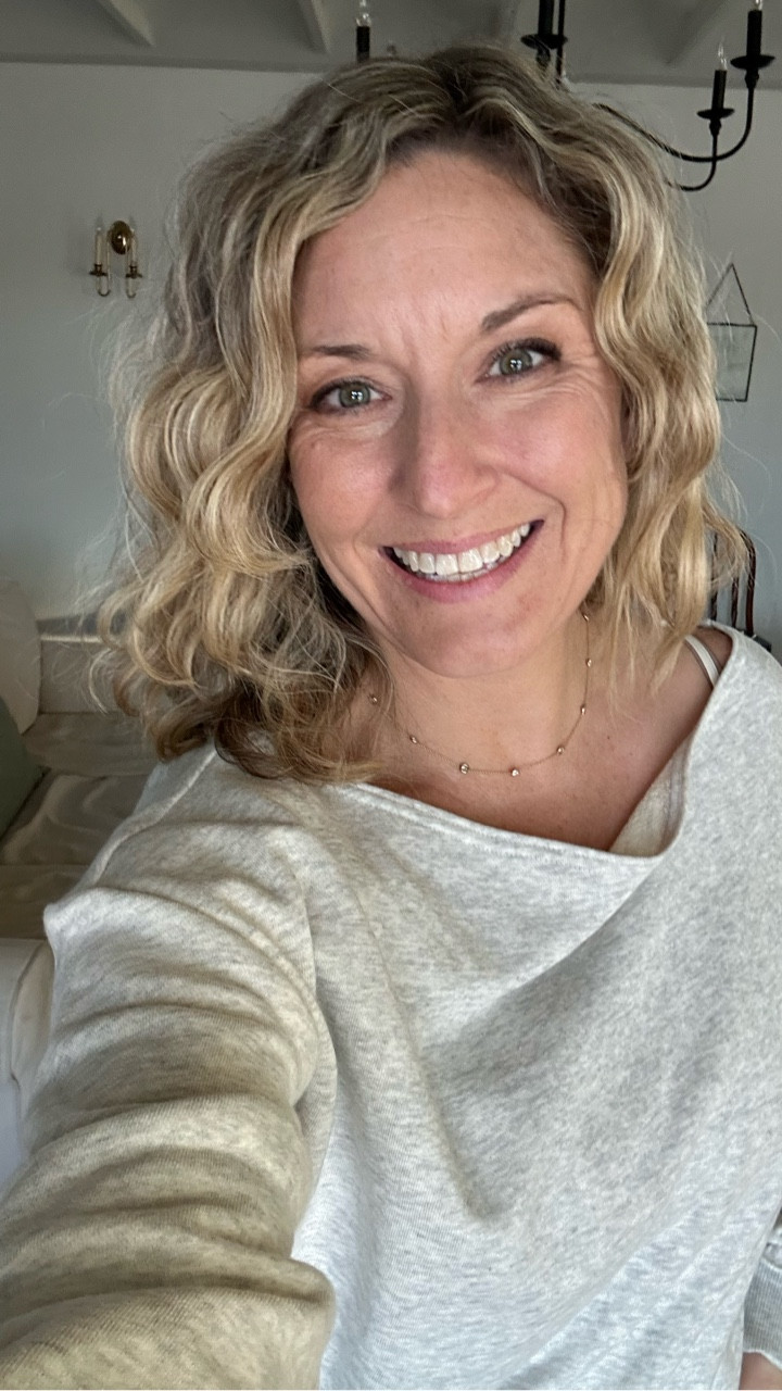 This hair tool beeps to cue you when to move, so you won’t burn your hair. You can customize heat and duration for every strand, and the demo shows how fast it works.
Tymo rovy har waver

#LTKOver40 #LTKFindsUnder50 #LTKmomlife