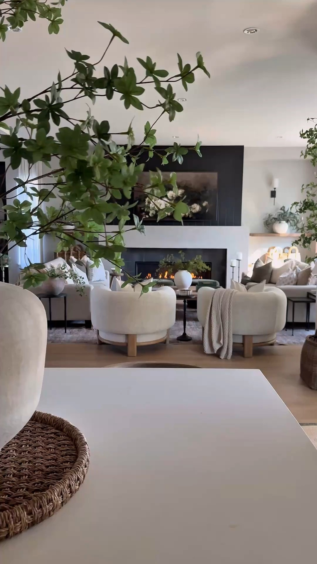 It’s go time for all things Spring.. bringing on the light, bright and airy🤍🤍