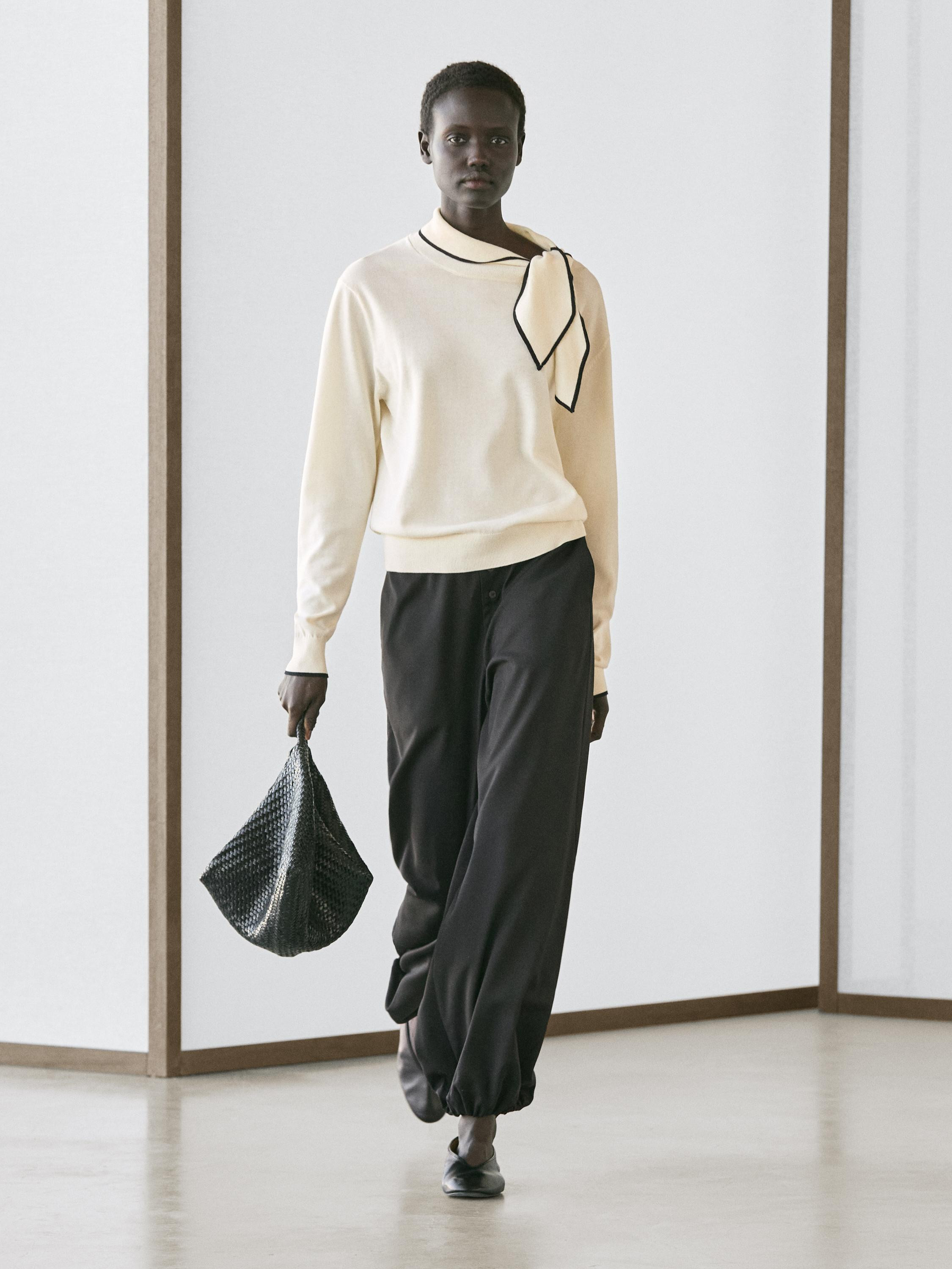 Strickpullover mit Baumwolltuch-Detail | Massimo Dutti DE