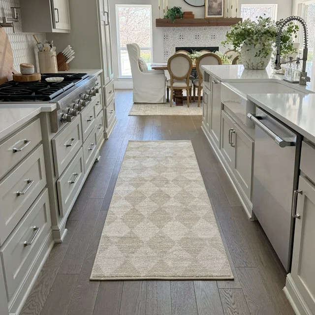 My Texas House Bronwyn 2'7" X 7' Beige Geometric Runner Rug | Walmart (US)