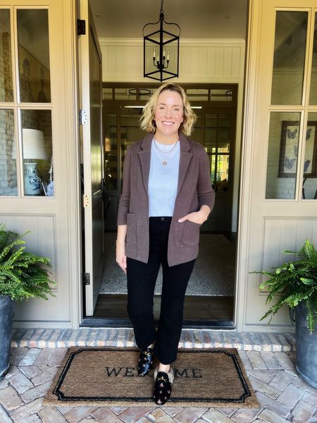Loved this cotton knit blazer from Quince. Its beautifully structured and adds polish over a tee and jeans, or a dress. TTS- Allison in a medium here. Loving the chocolate brown!





Knit blazer
Chocolate brown blazer
Black loafer
Fall outfit
Thanksgiving outfit


#LTKstyletip #LTKshoecrush #LTKover40