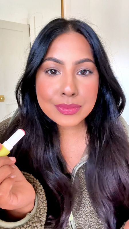 I’m going to be honest, there is nothing like a truly amazing lipstick. This @supergoop Hydrating Mineral SPF30 lipstick in the color ‘Lucky Me’ is the perfect rose color. Its gorgeous on its own or paired with @maccosmetics ‘Burgundry’ liner for a more glam look⁣
⁣
#makeup #makeupforbeginners #makeuptutorial 