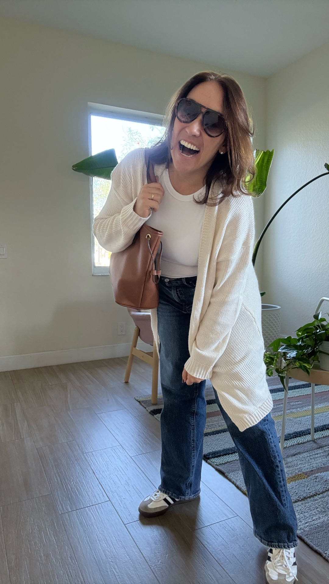 Porque un día decidí que hasta los días que voy a hacer mercado, vale la pena vestirse lindas!
-Mi Jean es talla 10
-El sweater es talla L (me gusta que quede grande)
-La camisa es talla L
-El Igor de mi cartera lo compré en Disney pero no encuentro el link 😞
-Mi cartera ya está descontinuada pero la que les puse es el modelo que la sustituye.

#LTKdayinmylife #LTKootd #LTKmomlife