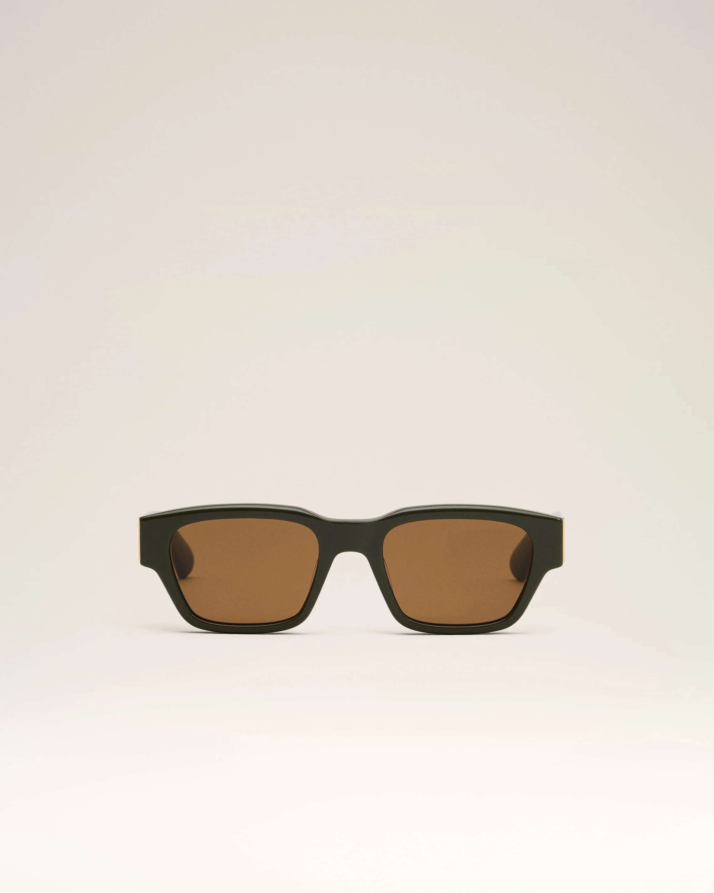 KHAKI 75009 Sunglasses | AMI PARIS | AMI Paris FR