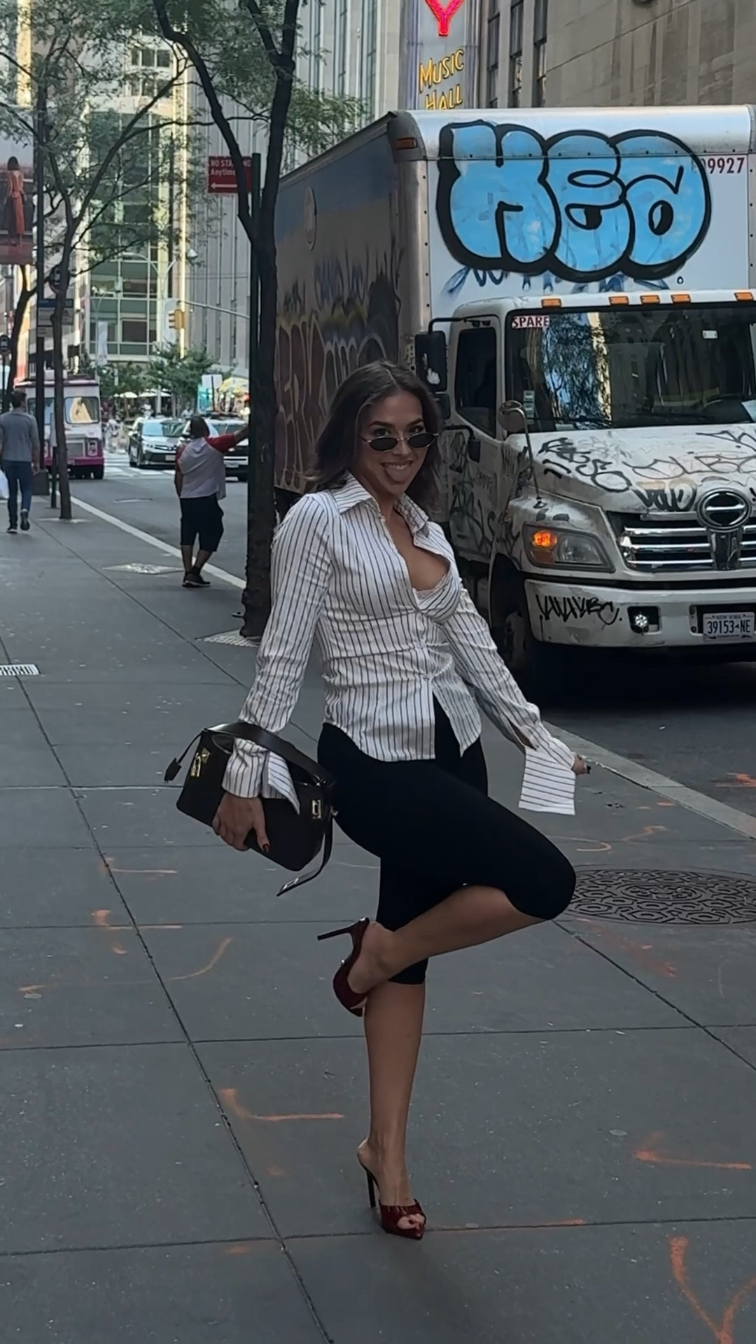 Bag is from Verified! 
I LOVEEE the capris from commando - the quality is going to last me years. Fits TTS 

#LTKNYFW #LTKSeasonal #LTKFallSale