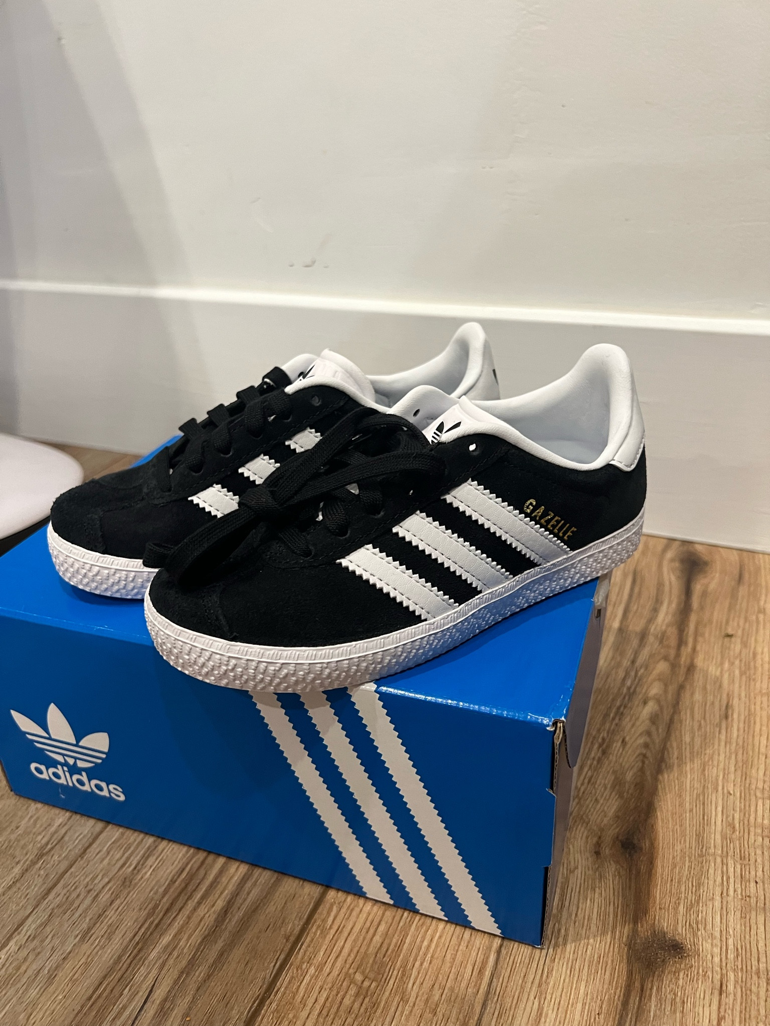 Kids adidas gazelle shoes 

#LTKshoecrush #LTKstyletip #LTKkids