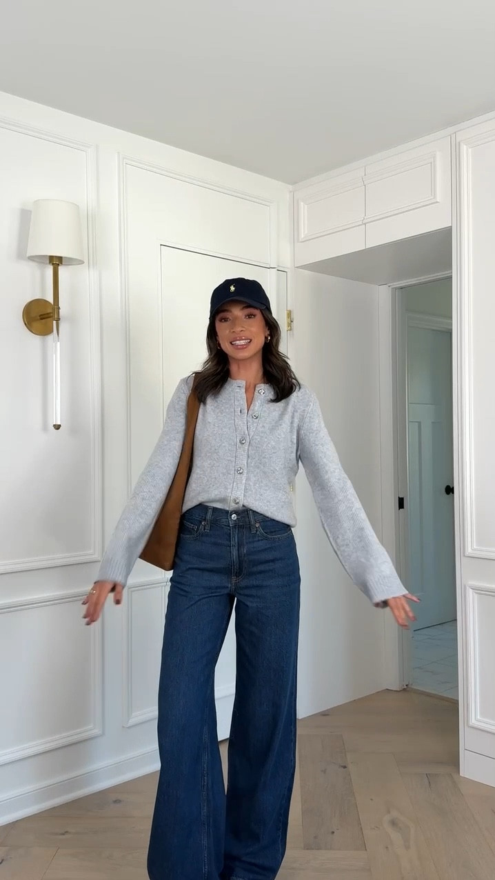 Fall outfit 🍂 Use code AFNENA for an extra 20% off Abercrombie! Wearing size small sweater and size 26 long jeans 


Fall fashion 
Fall outfit 
Jeans
Abercrombie code 

#LTKSaleAlert #LTKStyleTip #LTKFindsUnder100