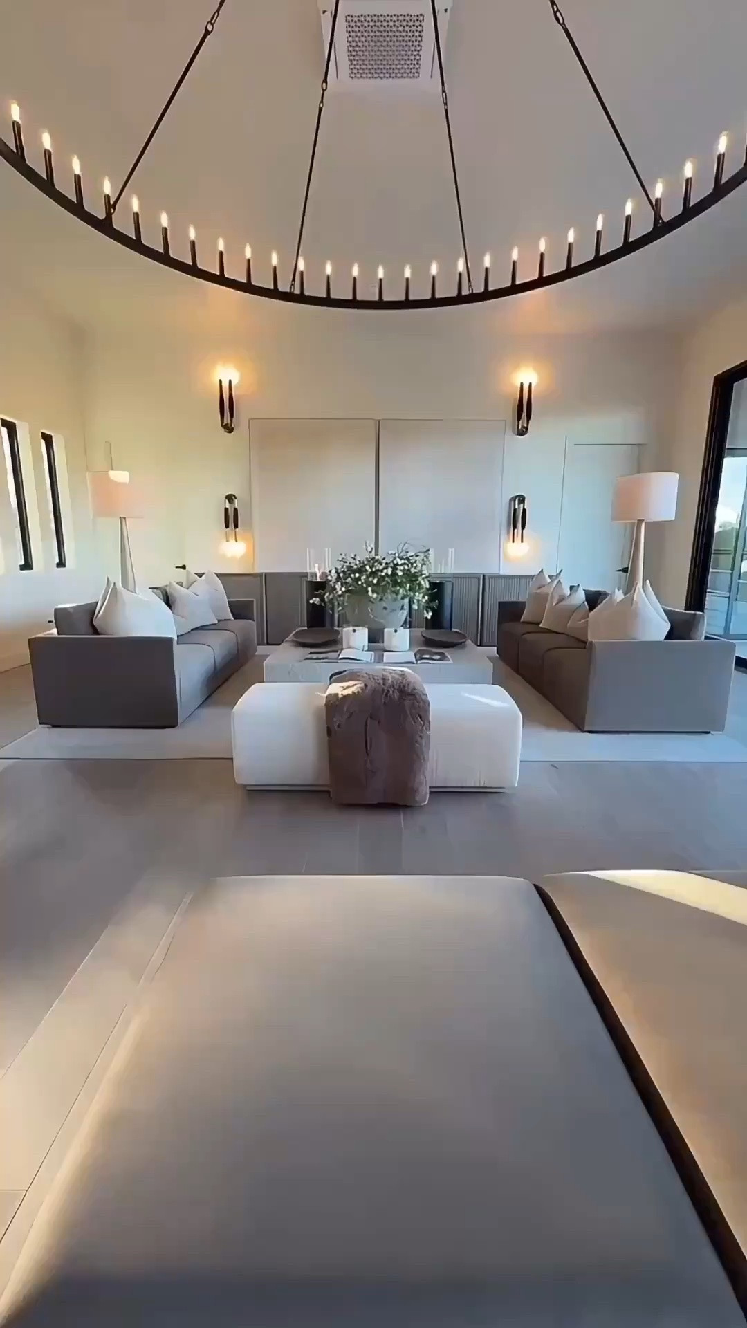 Fall is calling…Let’s warm it up 😏

Moody wall art
Fall wall art 
Moody modern home decor 
Moody aesthetic home decor 
Interior styling 

Summerthompsonstyles

#LTKHome #LTKvlog #LTKdayinmylife