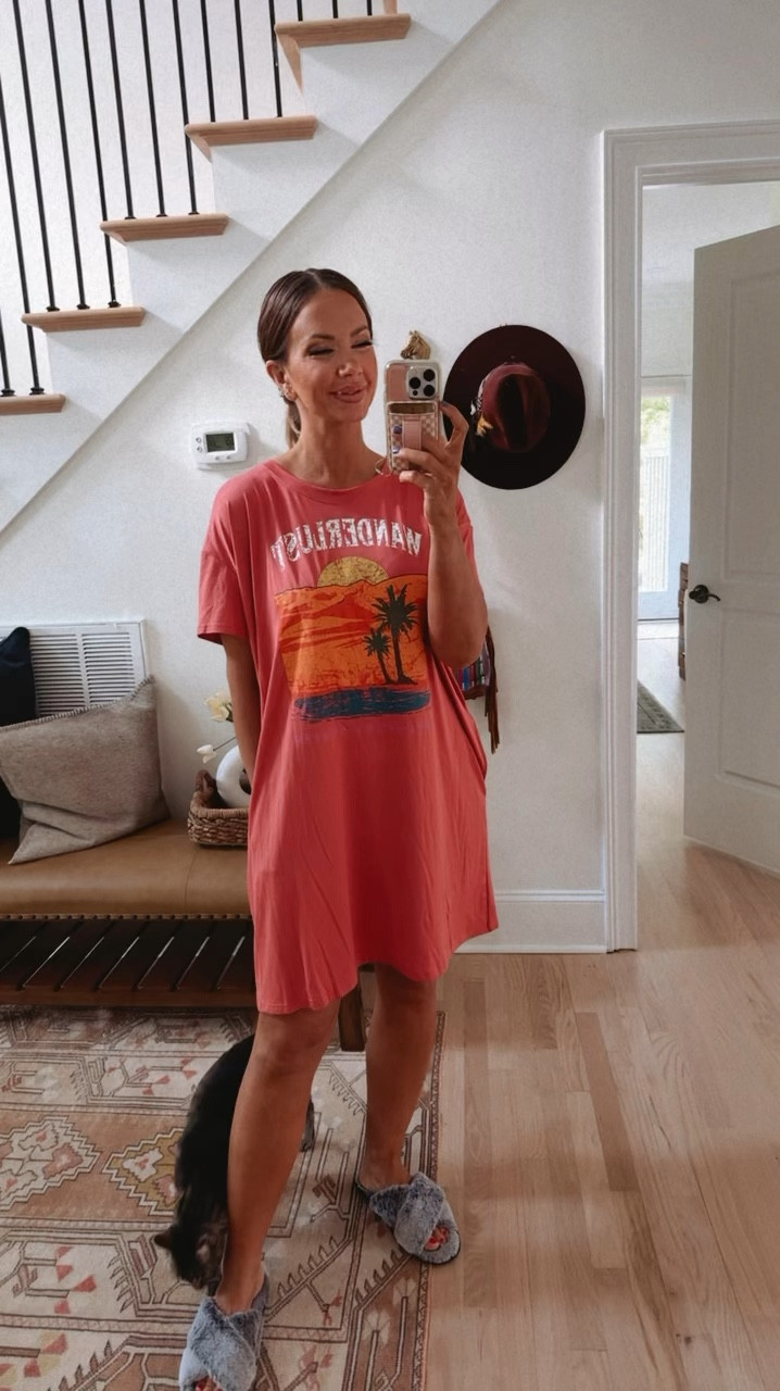 this comes in several colors and it’s SO COMFY! slippers and squishy and soft and super comfy too! 

@walmartfashion #walmartpartner #walmartfashion