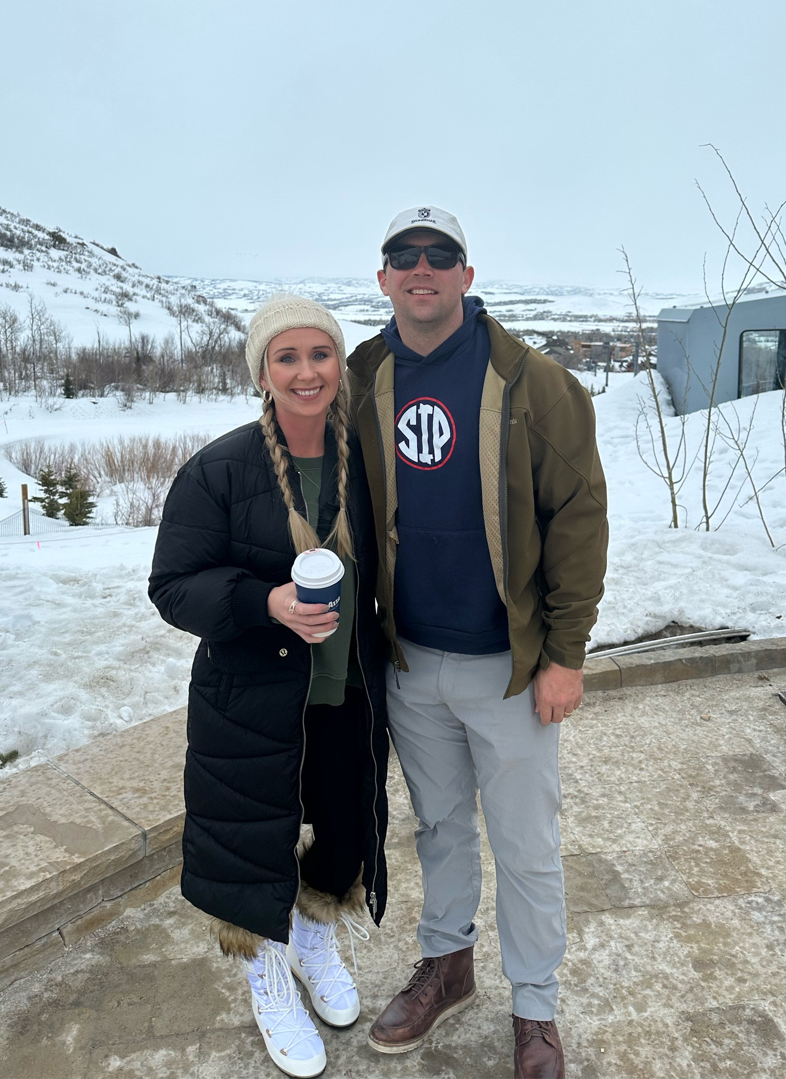 Après-ski! The comfiest puffer jacket.. literally SO WARM!! 



#LTKSeasonal #LTKstyletip #LTKtravel