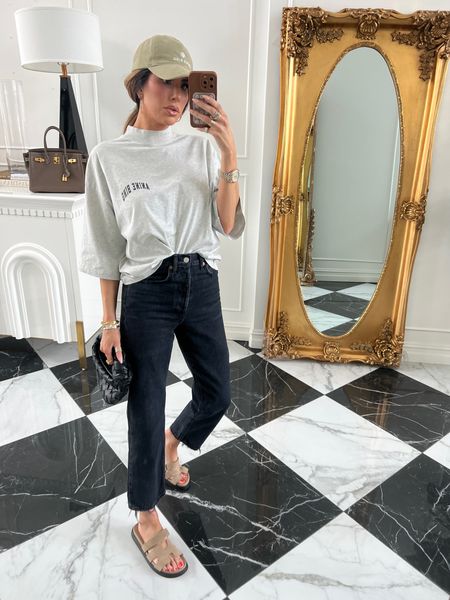 Wearing a 25 in jeans and XS in top! 

Spring fashion, casual outfit, agolde, black jeans, anine Bing, Steve Madden, baseball cap, Emily Ann Gemma 

#LTKstyletip