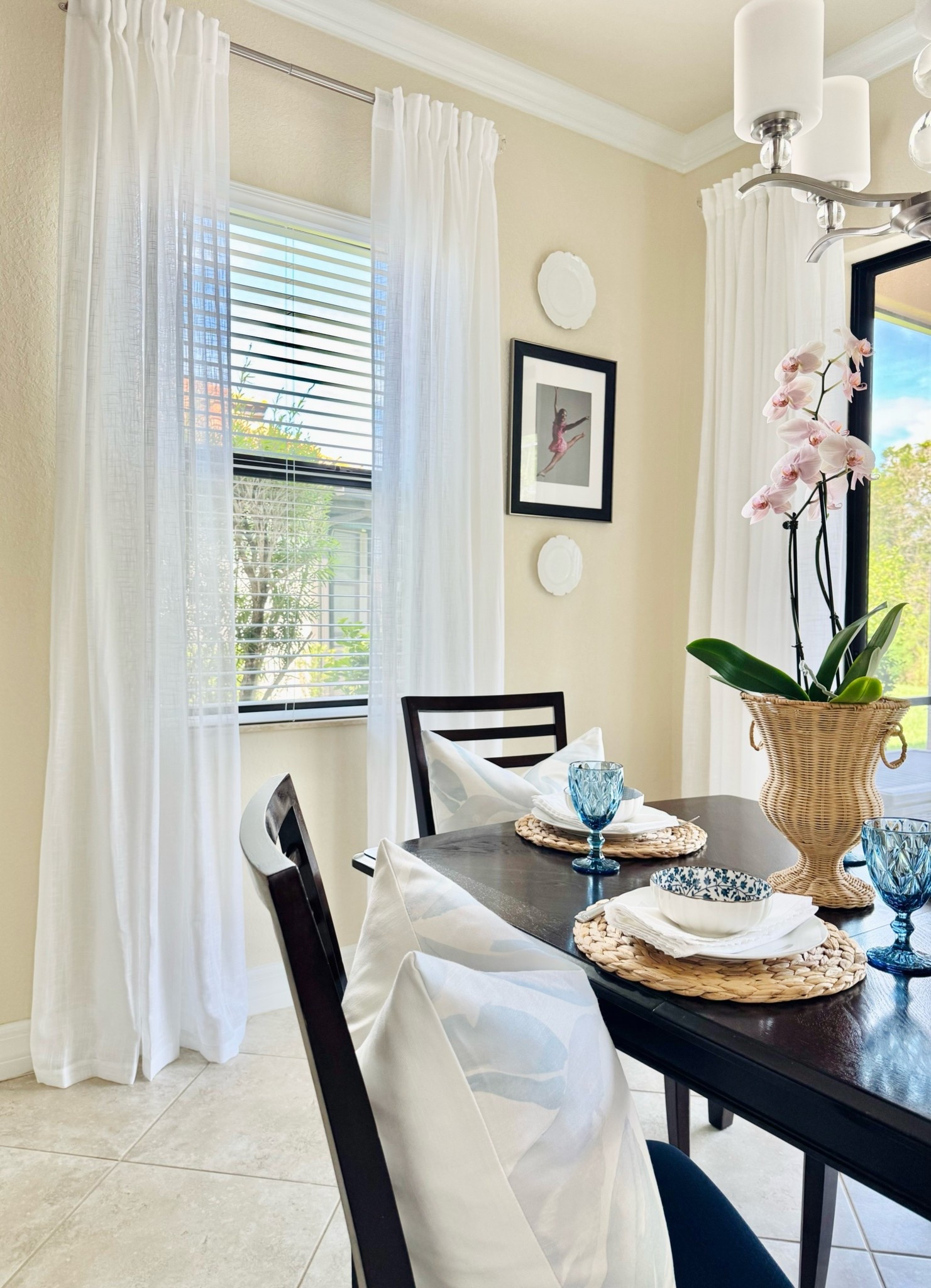 🤍Gorgeous & affordable linen sheer curtains in our breakfast nook! We used size 52'x108"-2 panels per side, to frame the sliding doors, for a fuller look. Also, size 70"x108" for the window! 

Designer Luxe for Less | Home Decor | Window Treatments | Summer Decor | Amazon Home

#LTKHome #LTKSeasonal
