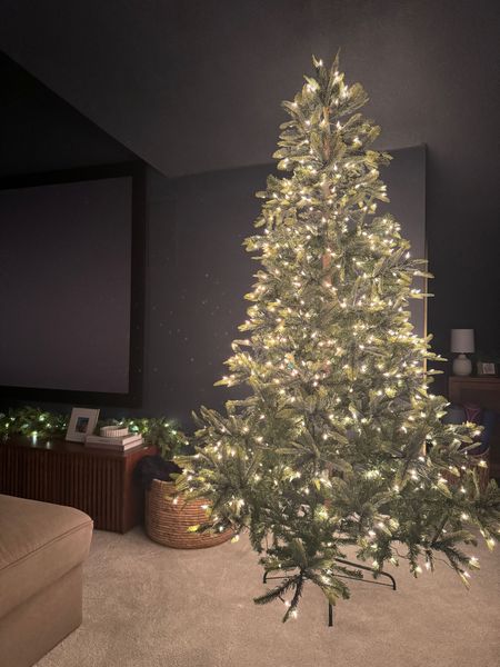 The best faux Christmas tree! So realistic and an amazing price 



#LTKhome #LTKSeasonal #LTKsalealert