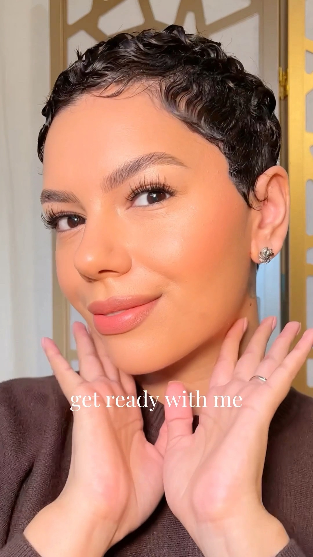 I love a good soft, natural glam moment! 

Using more of my Charlotte tilbury goodies and loving this pillow talk lip shade so much! 

Glowy skin, glowy makeup, soft glam 

#LTKbeauty #LTKVideo