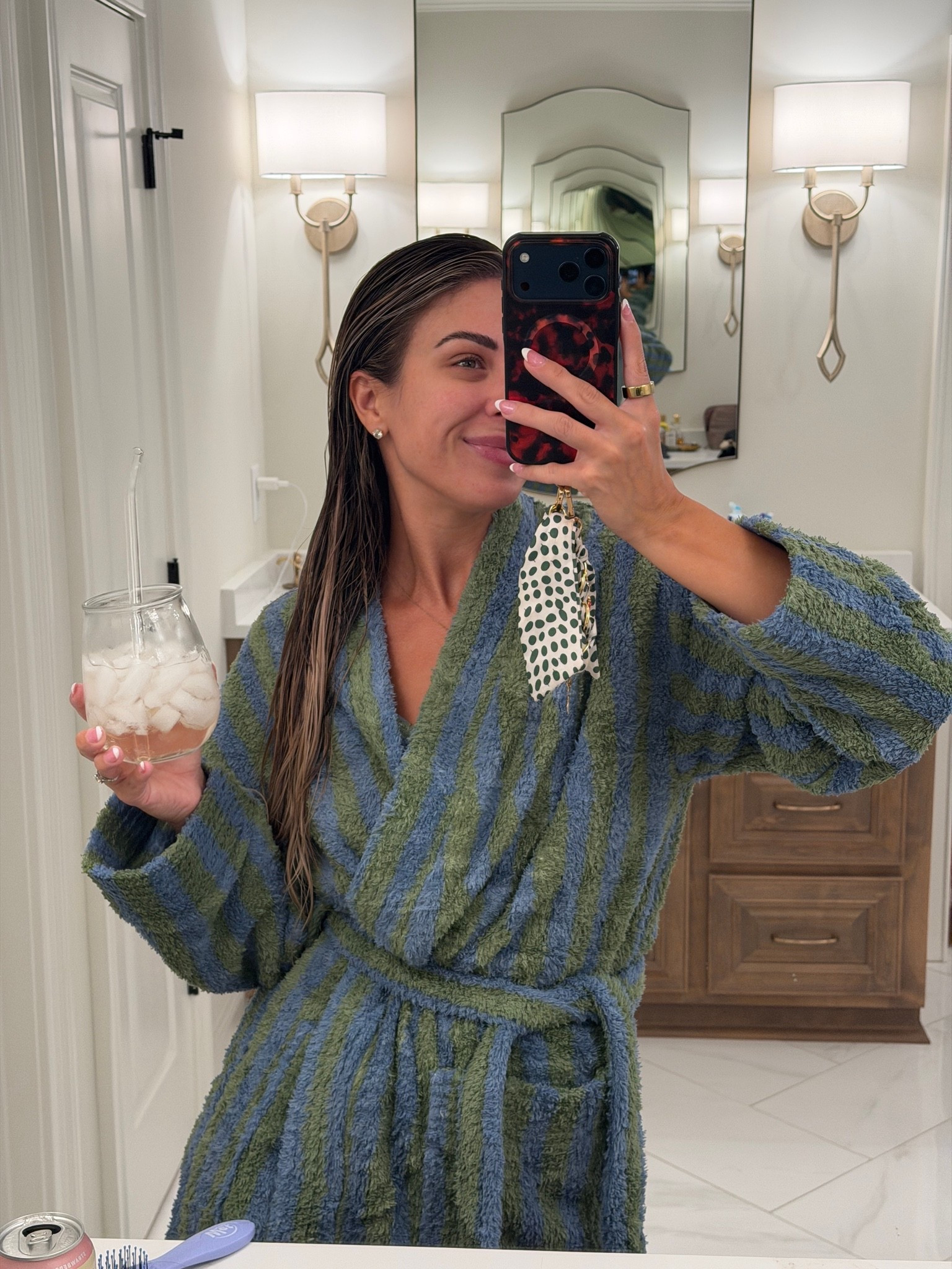 this robe and color combo >> 💚💙

#LTKmomlife #LTKmorningroutine #LTKselfcare