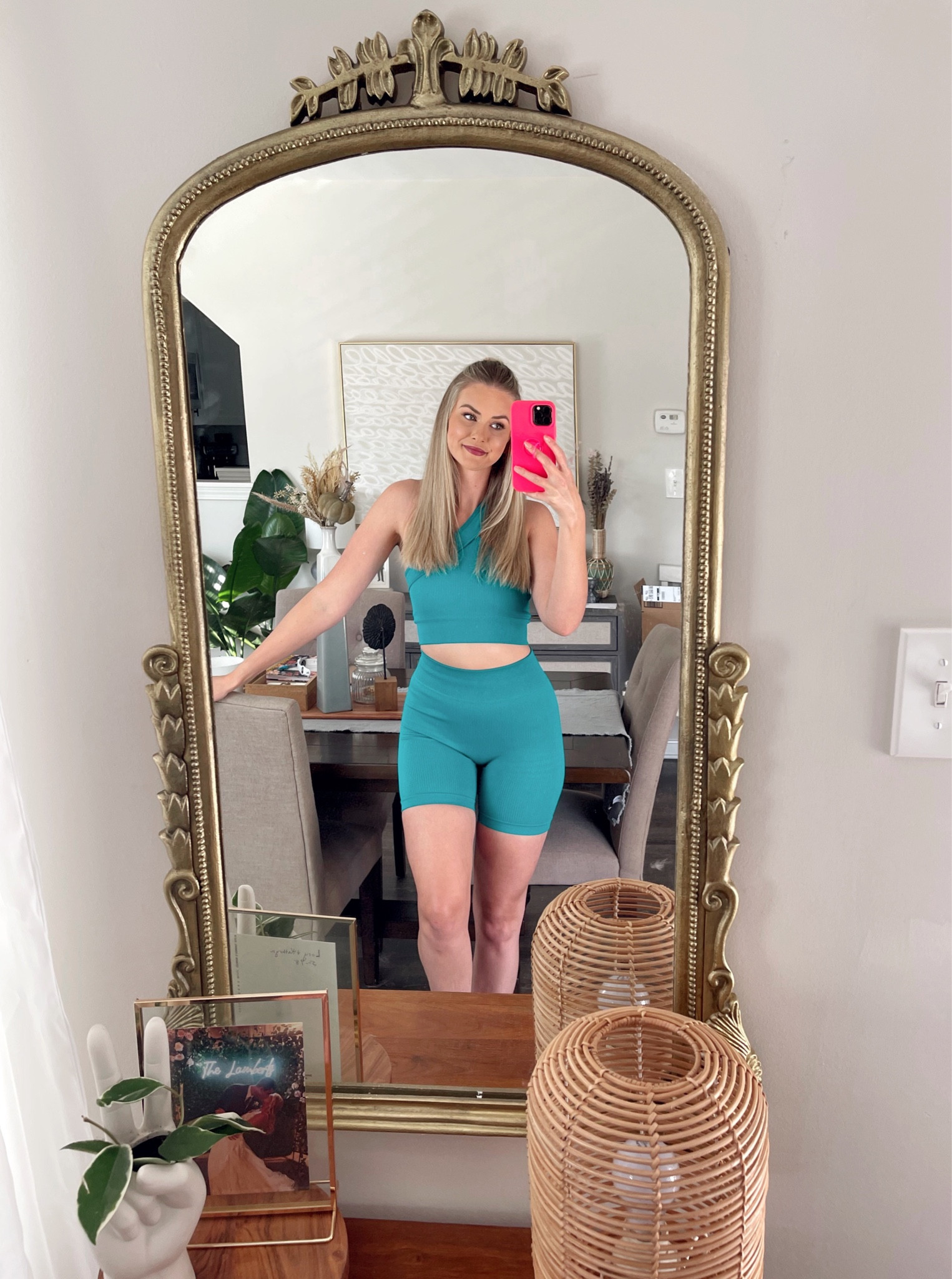 Amazon set in size SM, color is more teal than green in person. Linked some of my makeup essentials toooo💋

#LTKbeauty #LTKstyletip #LTKunder50
