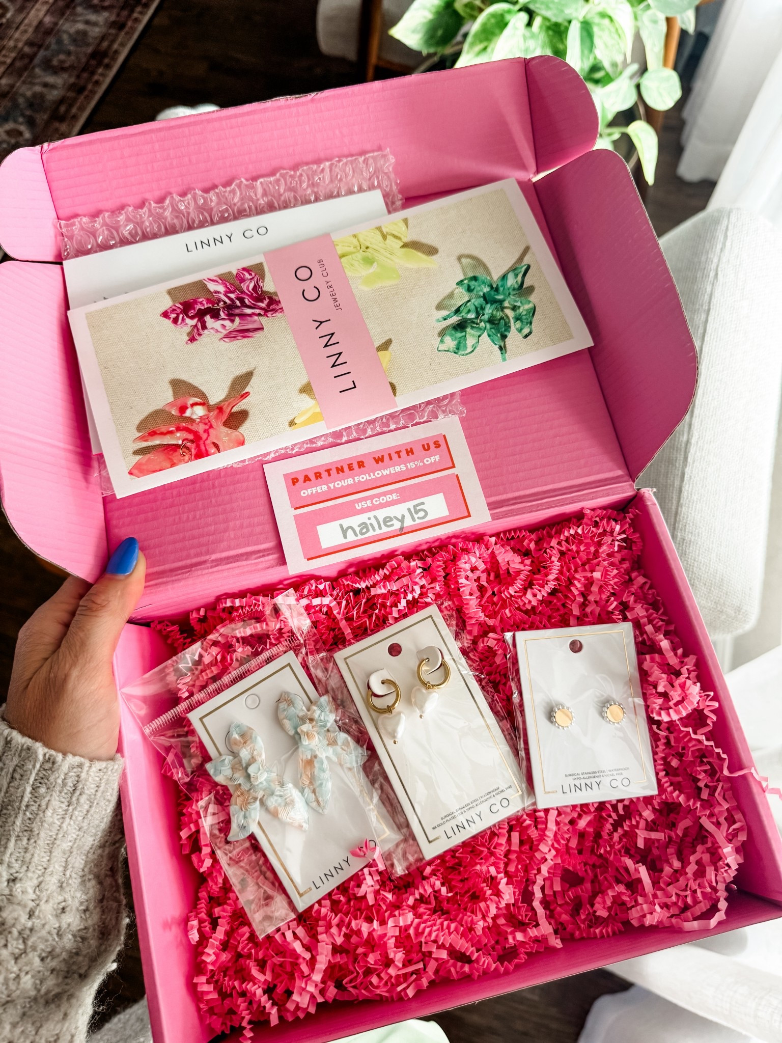 Code hailey15
Statement earrings
Simple earrings
Pretty jewelry
Summer jewelry
Summer accessories 
Linny Co
Beach jewelry
Resort wear


#LTKSummerEdit #LTKFindsUnder50 #LTKGiftGuide