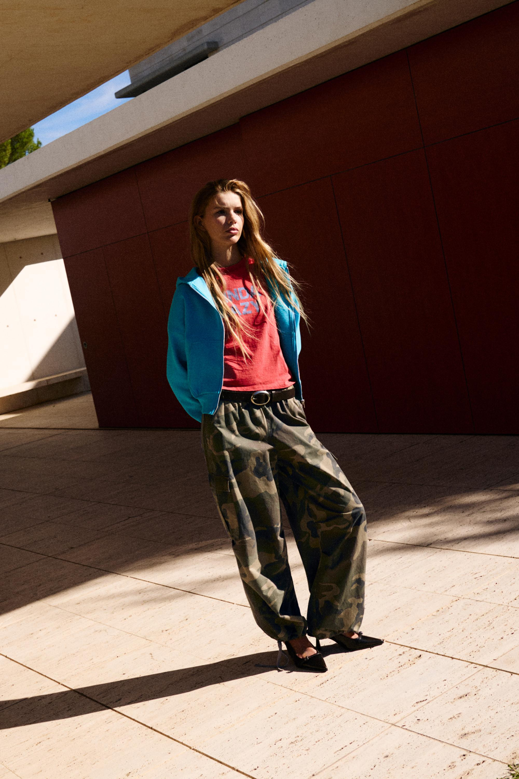 Printed parachute trousers | PULL and BEAR UK