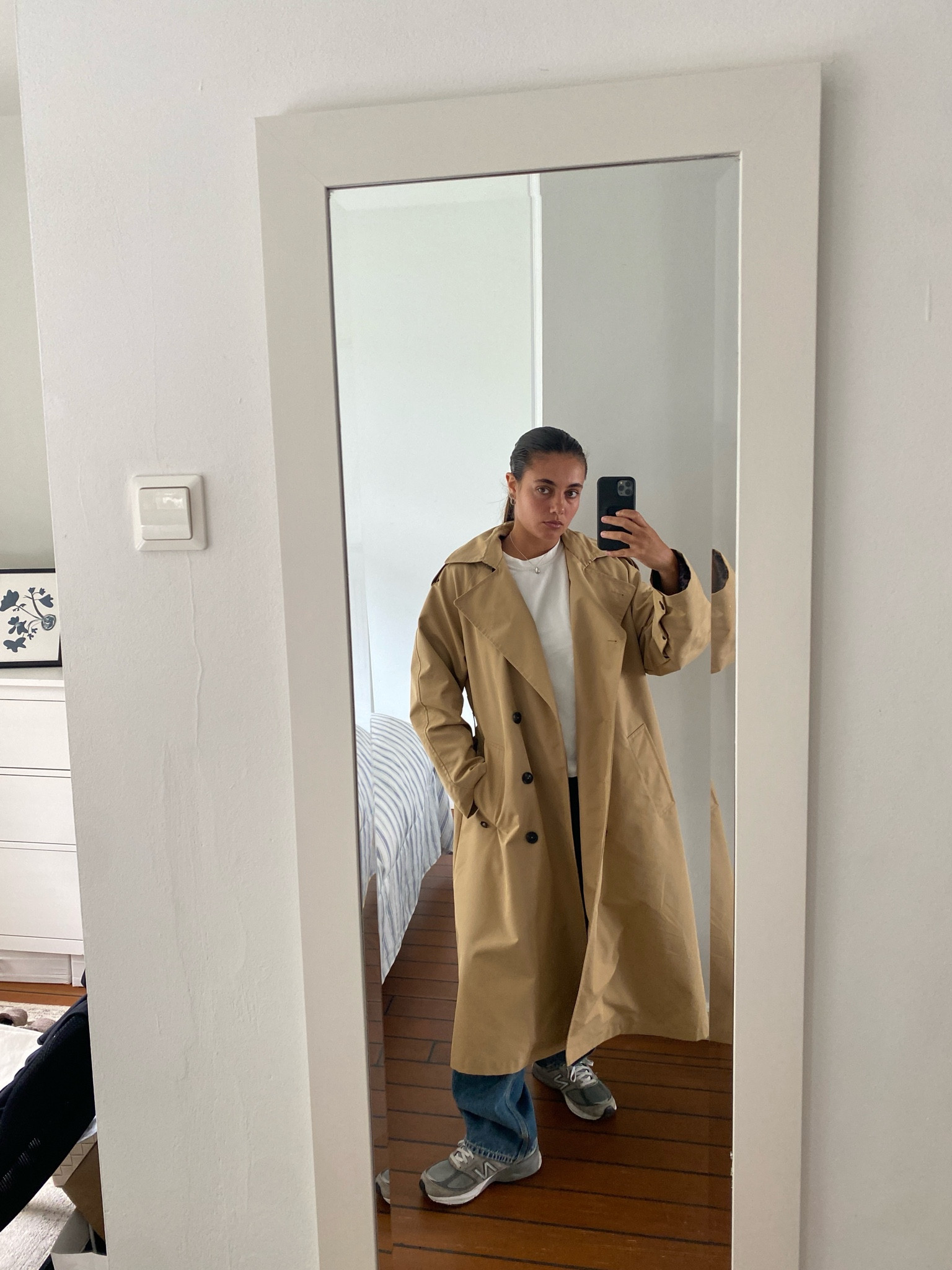 Trench coat season

outfit inspiration, autumn style, New Balance, 990 trainers, linen cotton trenchcoat, Arket, denim jeans, Closed, white tshirt, Uniqlo. 

#LTKeurope #LTKSeasonal #LTKstyletip
