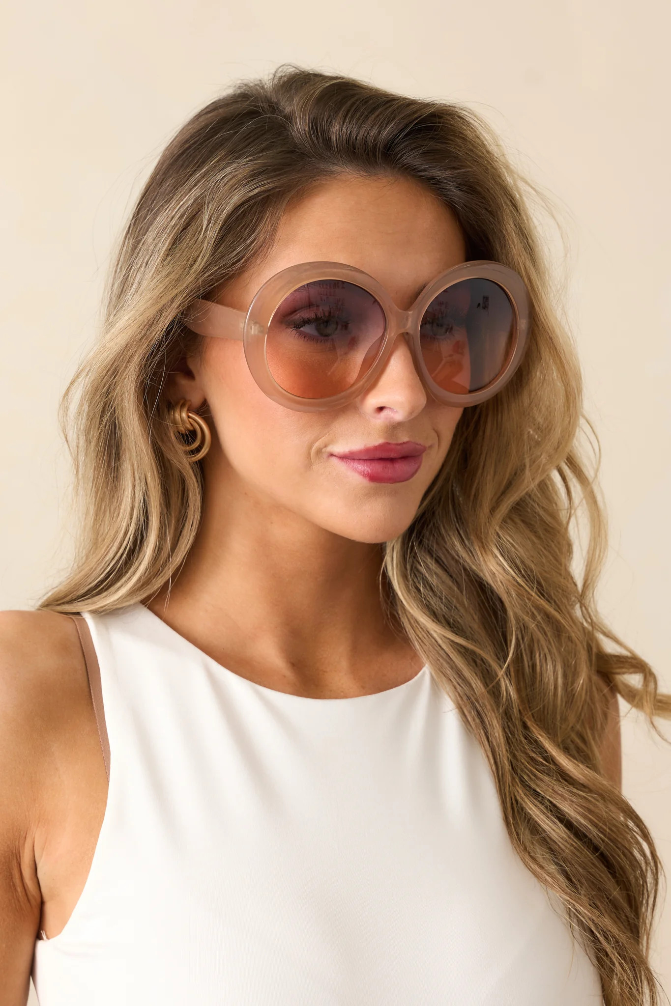 Happiness Comes in Waves Taupe Round Sunglasses | Red Dress