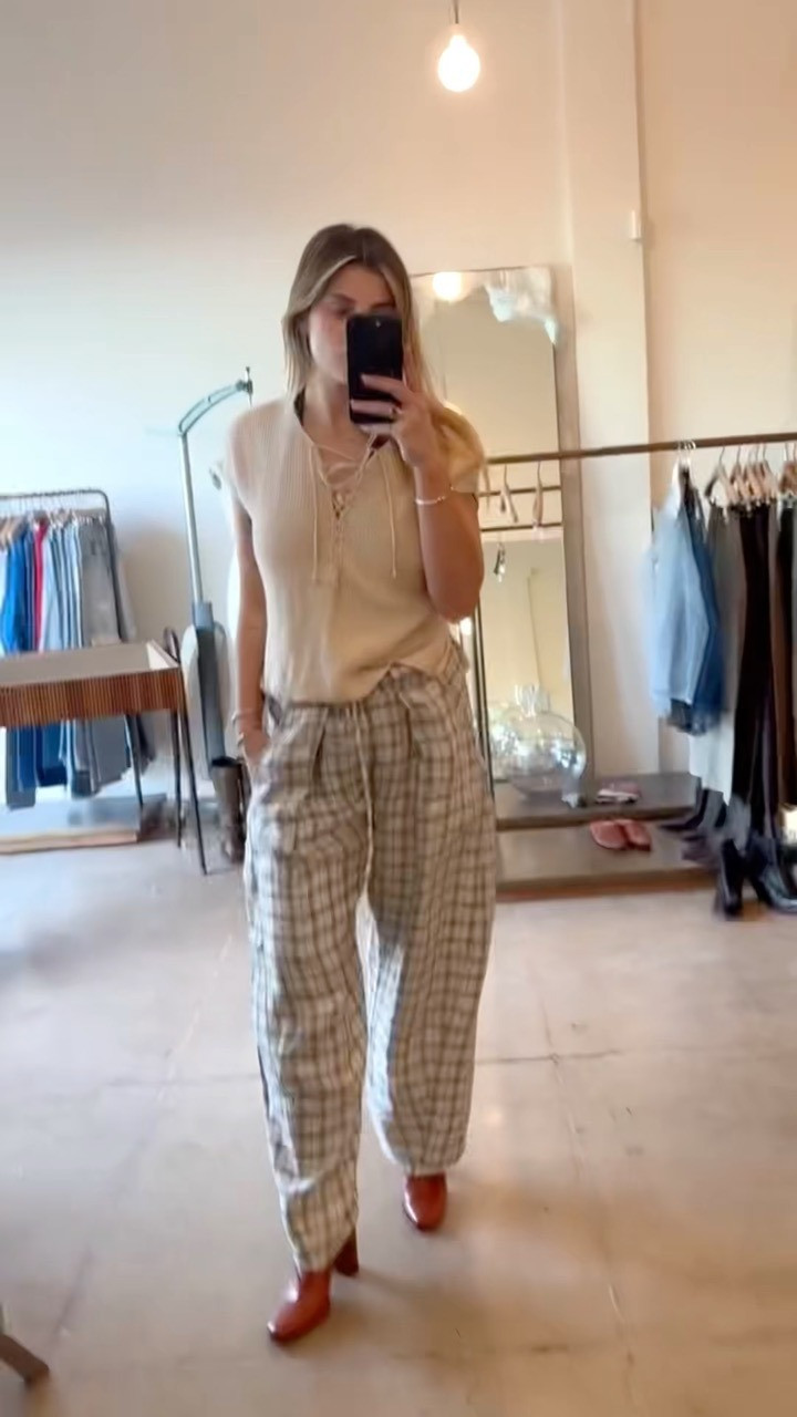 Casual, comfy, designer pants. Wearing a size 4

 

#LTKootd