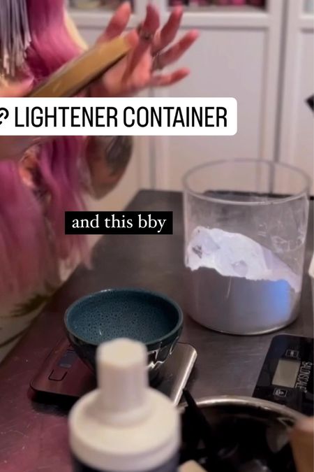lightener container
