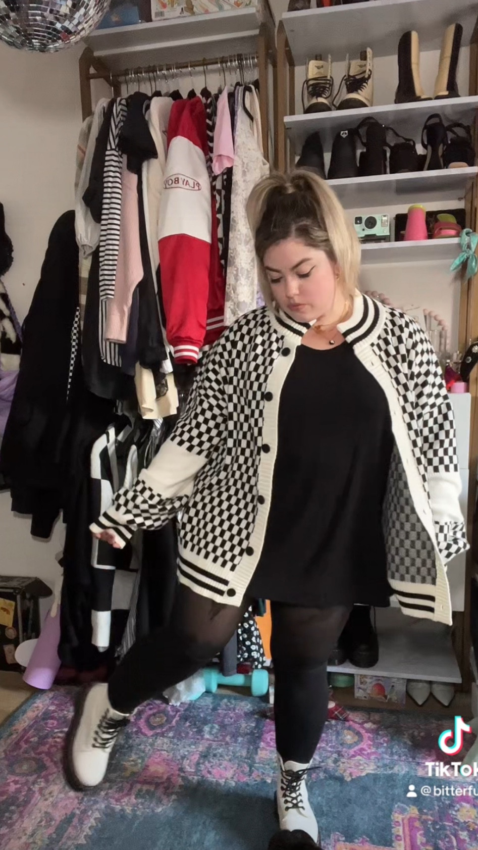 Dr. Martens outfit🤍

#LTKSeasonal #LTKstyletip #LTKmidsize