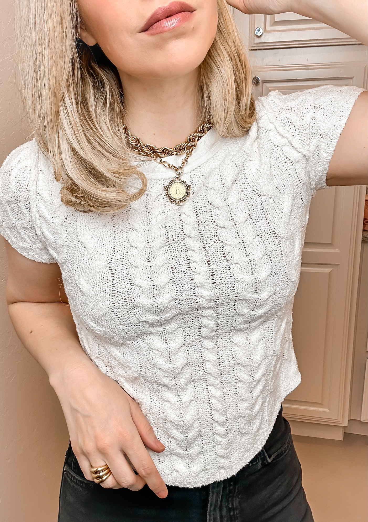 Sweater 
Cropped sweater 
Black jeans 
Jeans 
Necklace 
Amazon 
Amazon fashion 
#ltkunder100
#ltkstyletip

#LTKSeasonal #LTKU #LTKFind